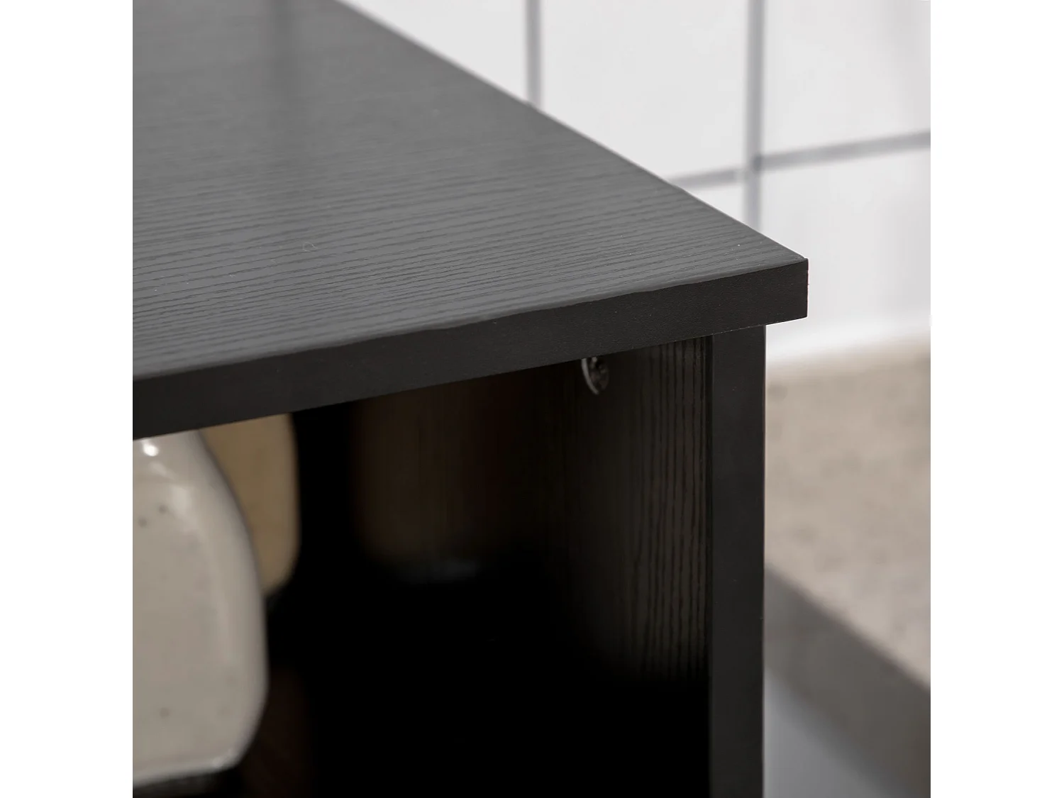 Mobile da cucina per microonde con armadietti, mensole e cassetto nero