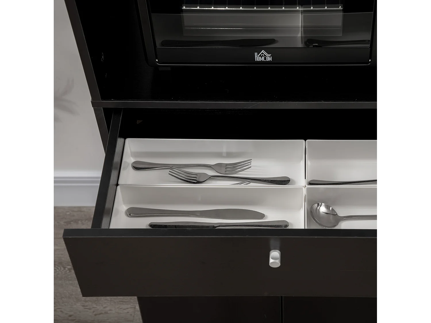 Mobile da cucina per microonde con armadietti, mensole e cassetto nero