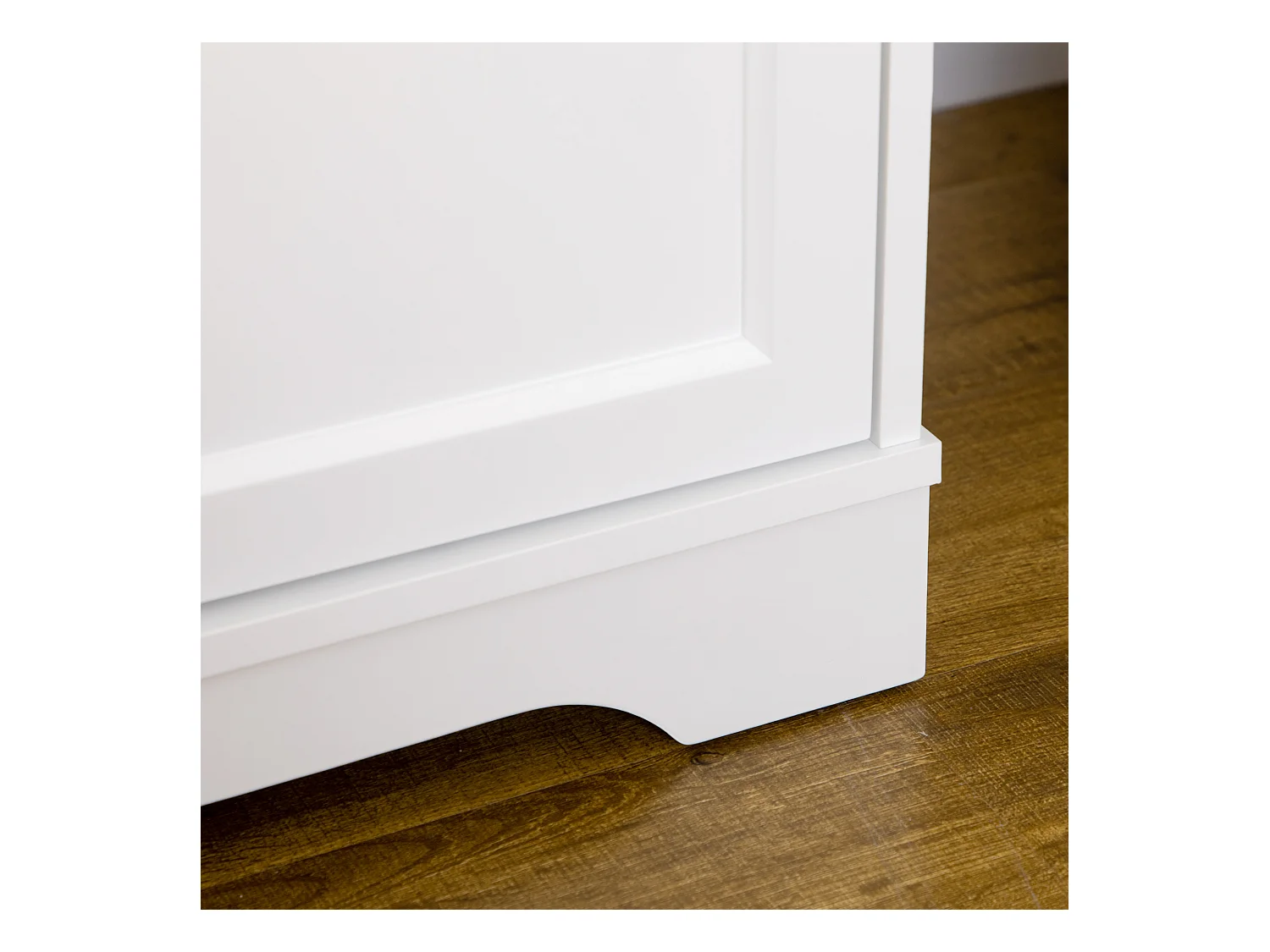 Credenza moderna con ripiano regolabile a 3 cassetti e 3 ante