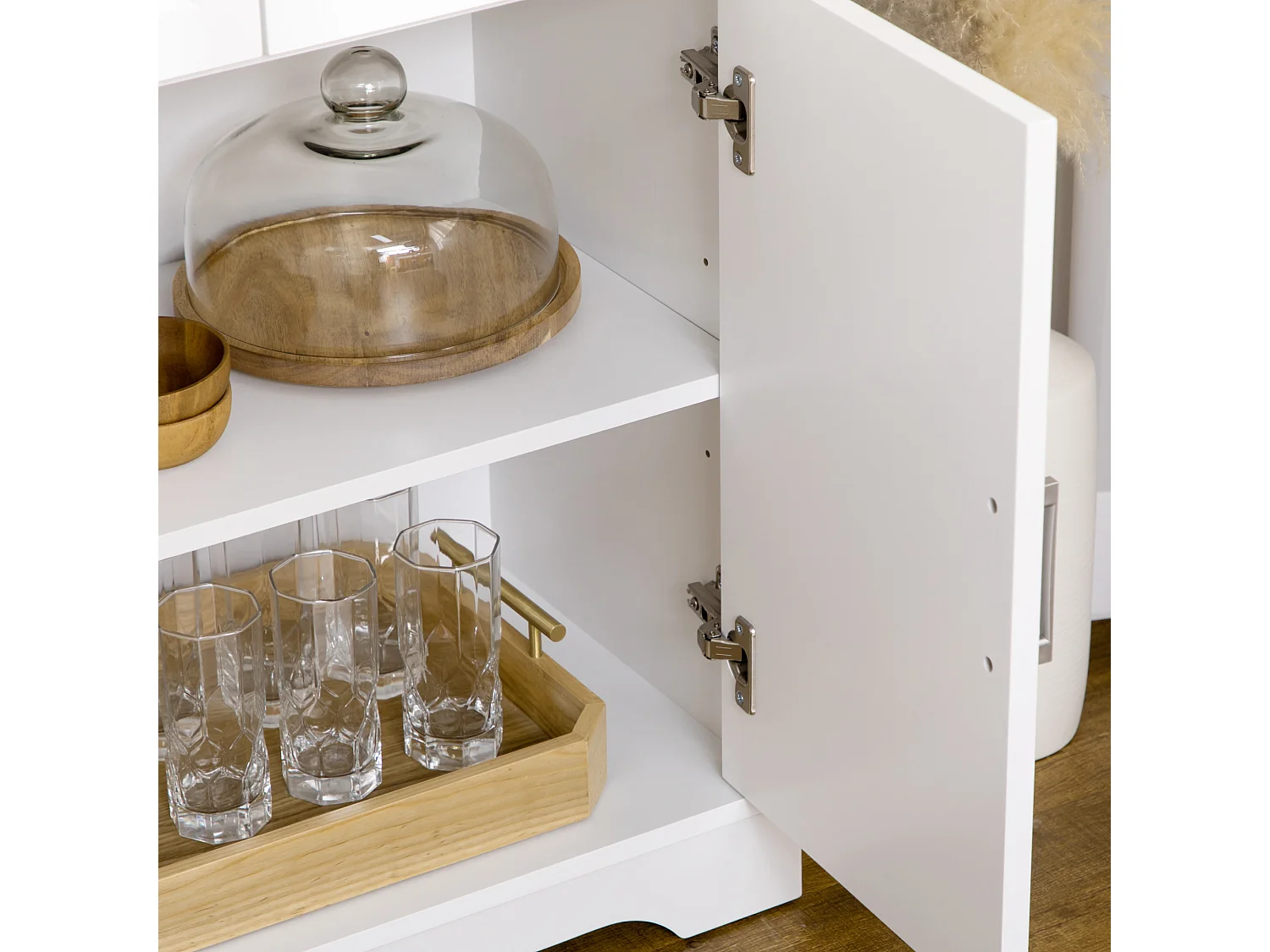 Credenza moderna con ripiano regolabile a 3 cassetti e 3 ante