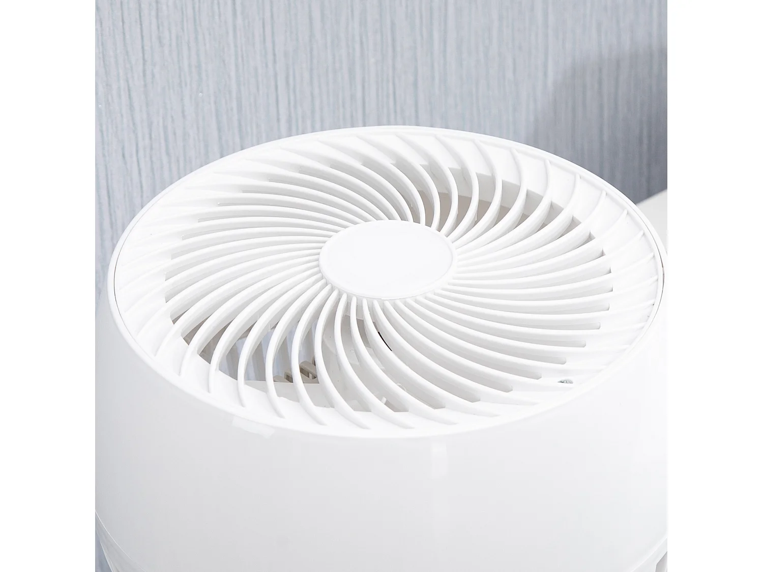Ventilatore da tavolo a 3 velocità con oscillazione a 70°