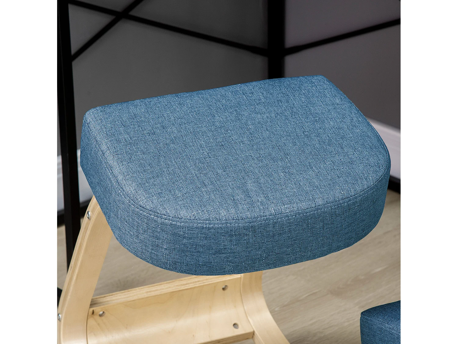 Sedia ergonomica con inginocchiatoio e cuscino imbottito blu