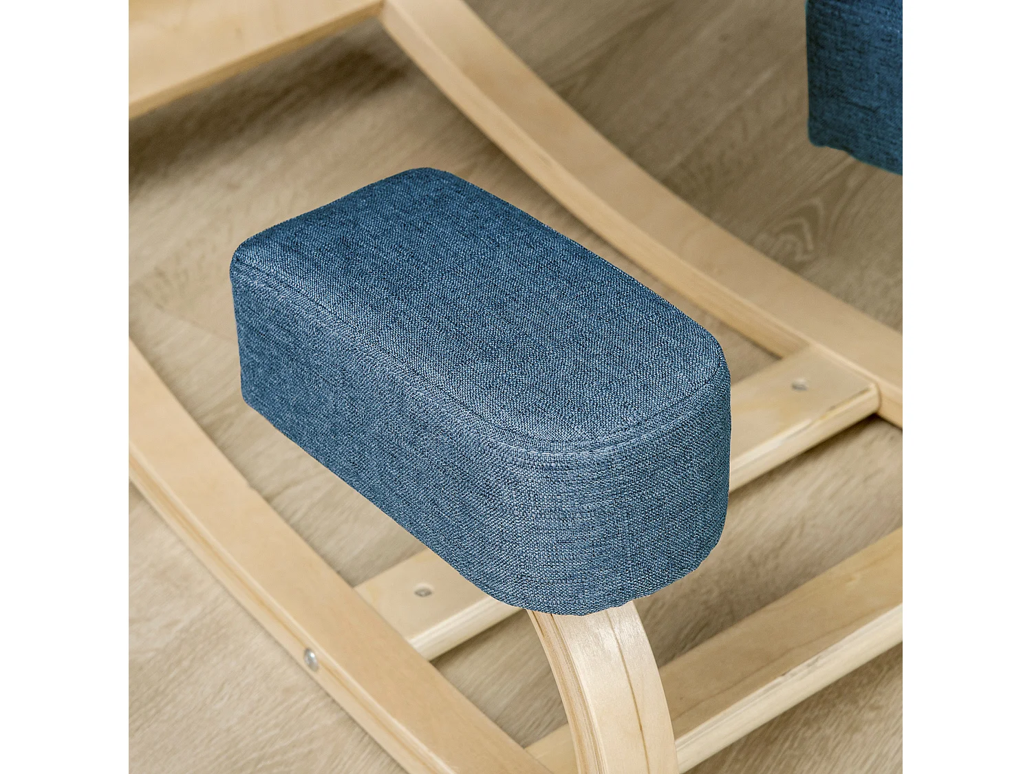 Sedia ergonomica con inginocchiatoio e cuscino imbottito blu
