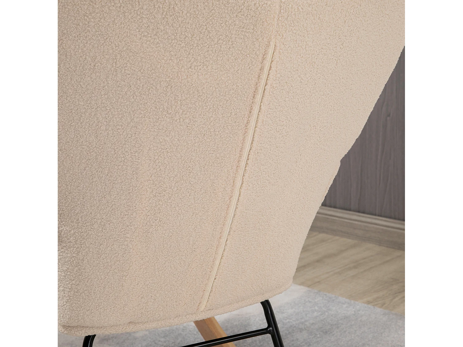 Poltrona a dondolo imbottita in legno di faggio e acciaio beige