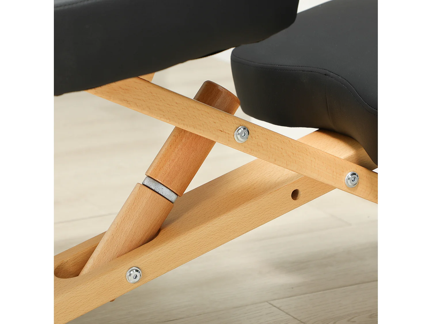 Sedia posturale con inginocchiatoio e altezza regolabile nero