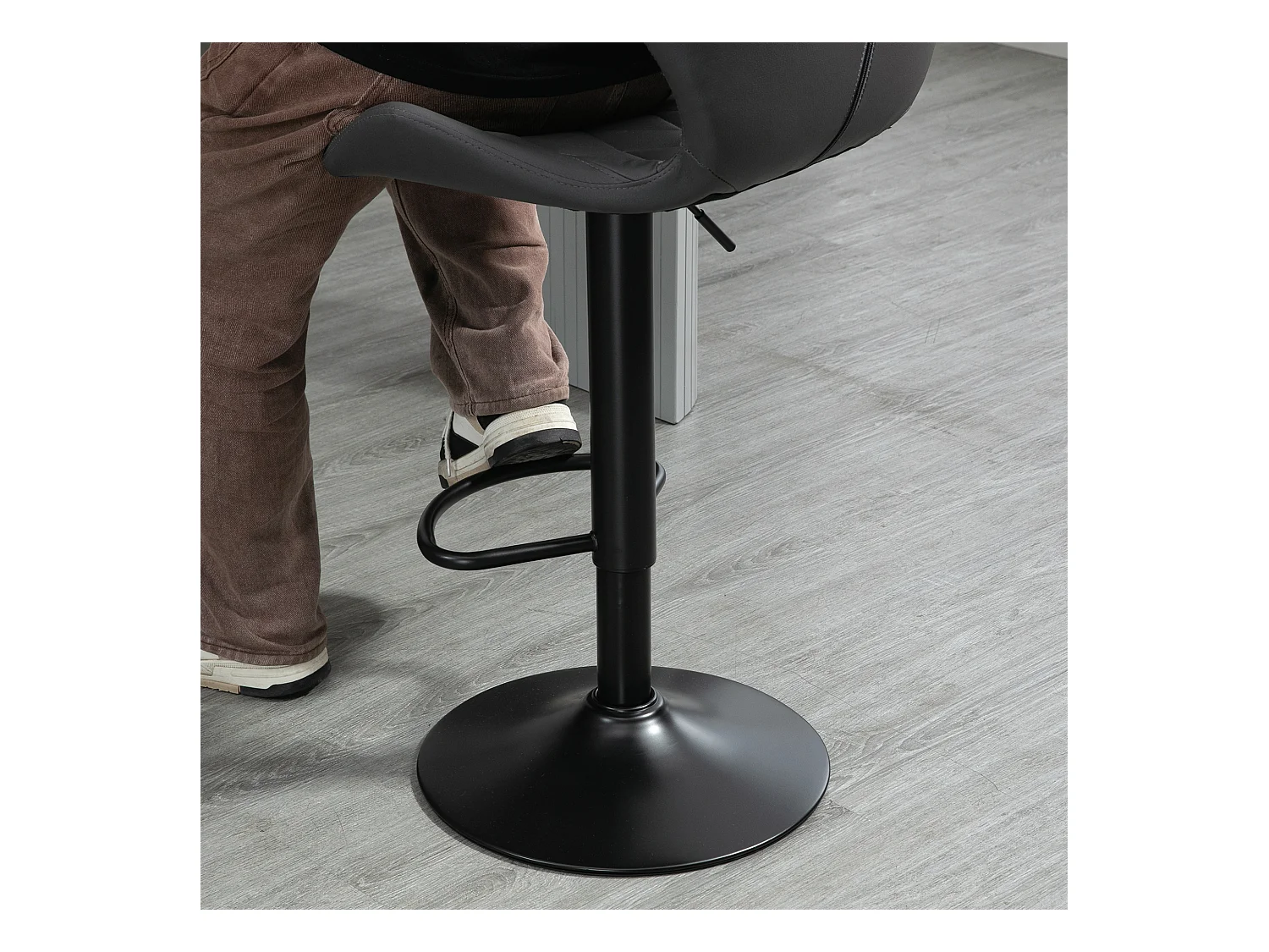 Set 2 sgabelli da bar in similpelle con altezza regolabile