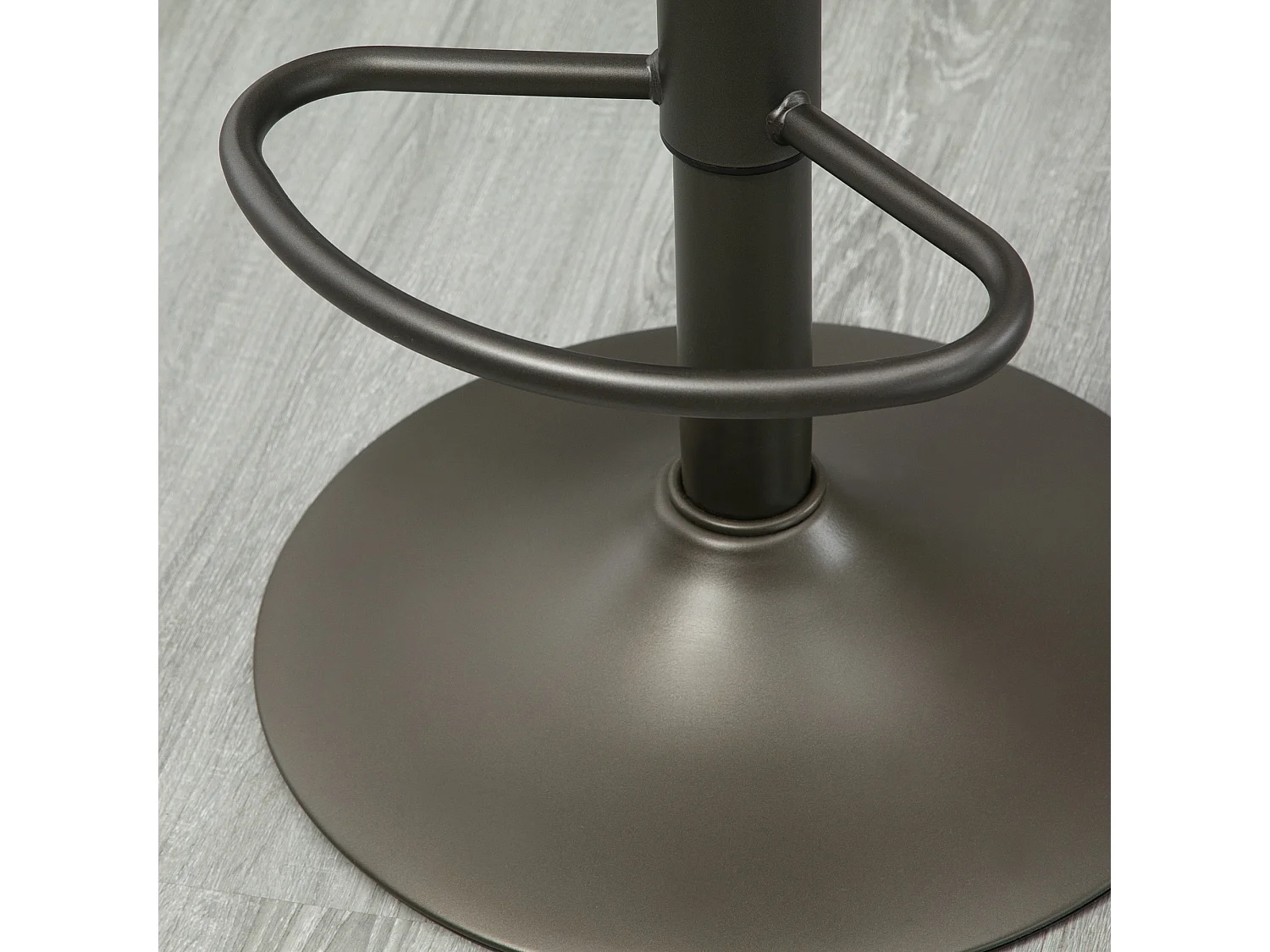 Set 2 sgabelli alti girevoli con poggiapiedi altezza regolabile