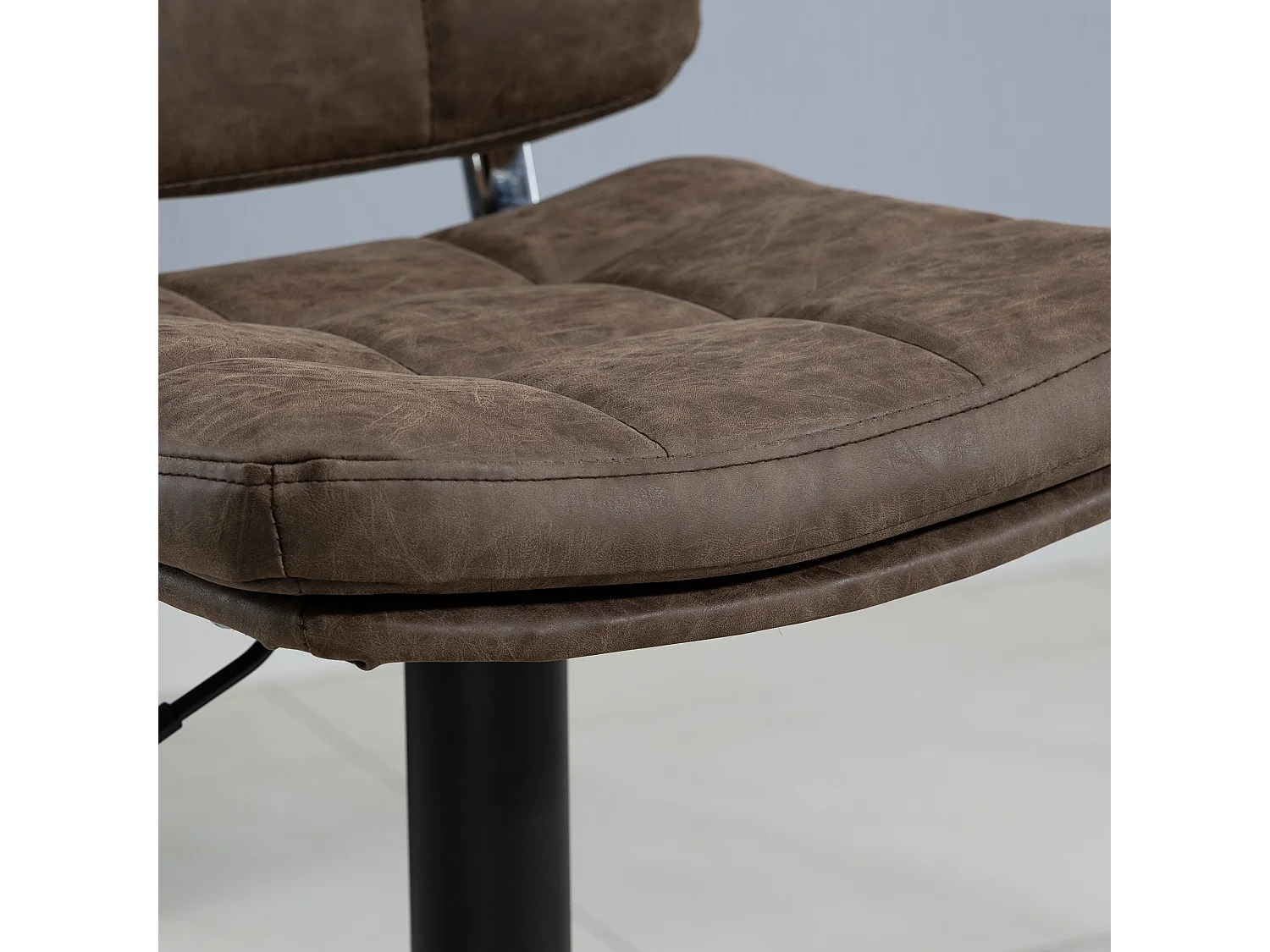 Set 2 sgabelli da bar girevoli altezza regolabile similpelle