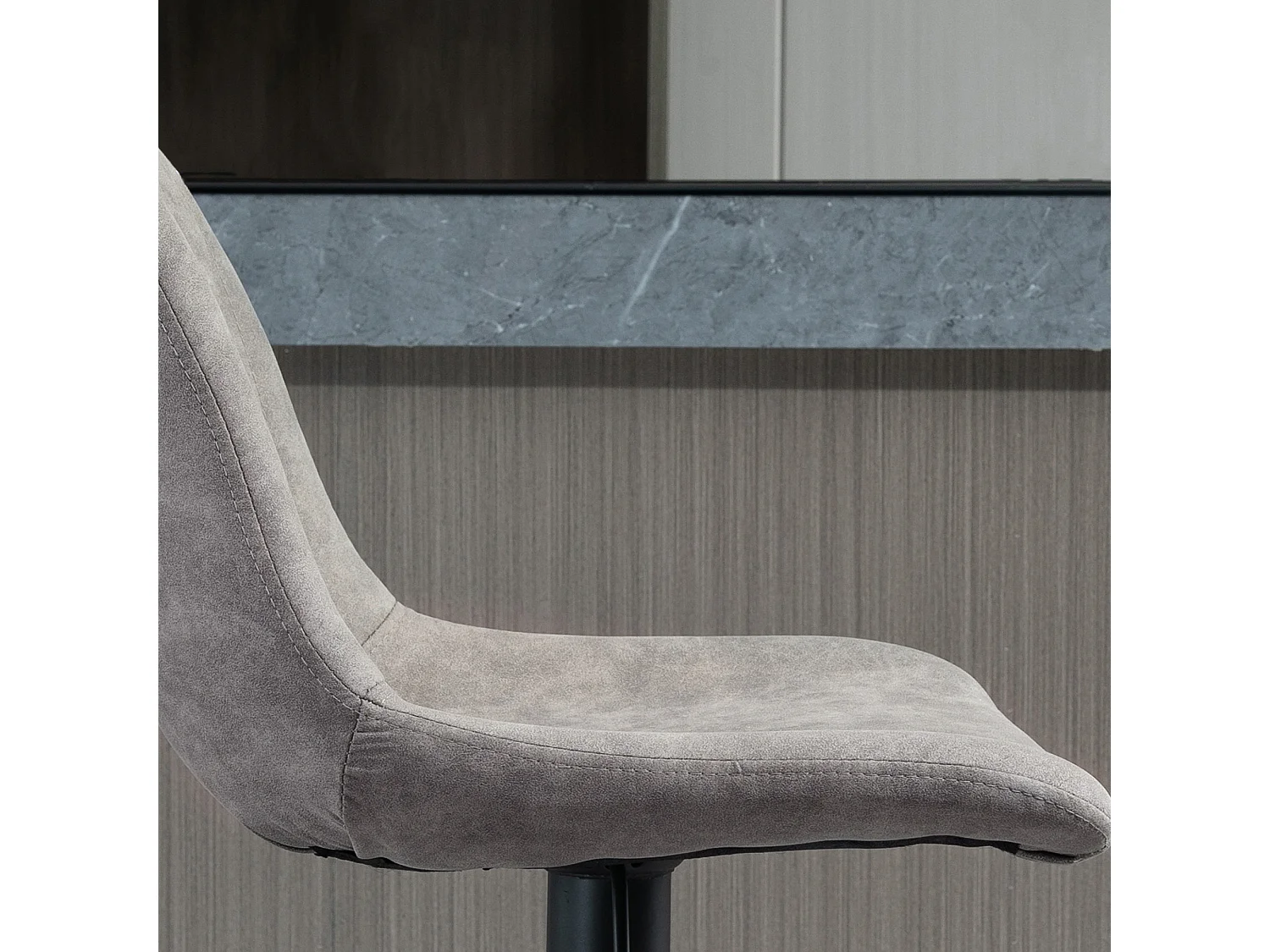 Set di 2 sgabelli da bar con schienale e altezza regolabile