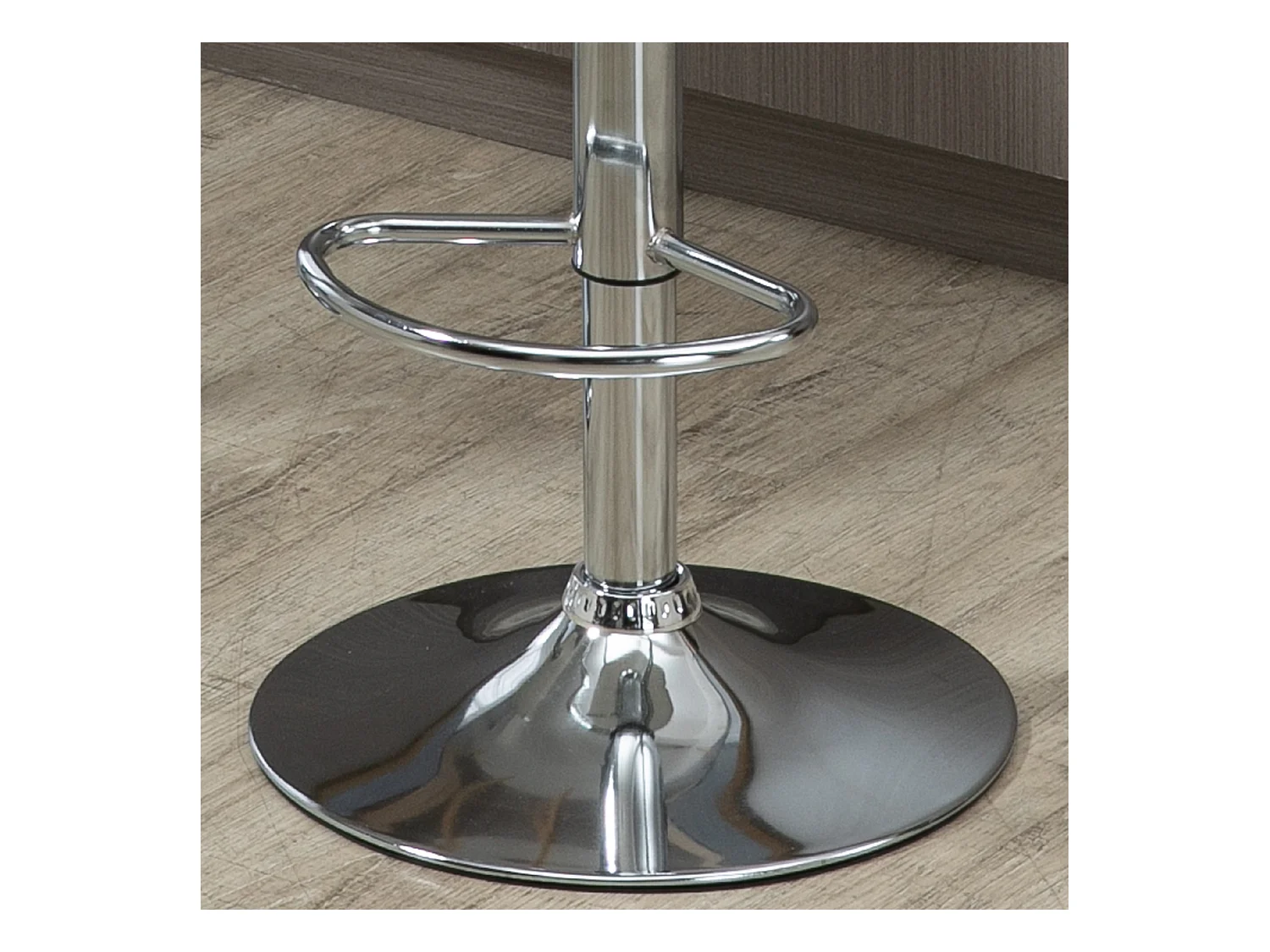 Set 2 sgabelli alti girevoli con schienale e altezza regolabile