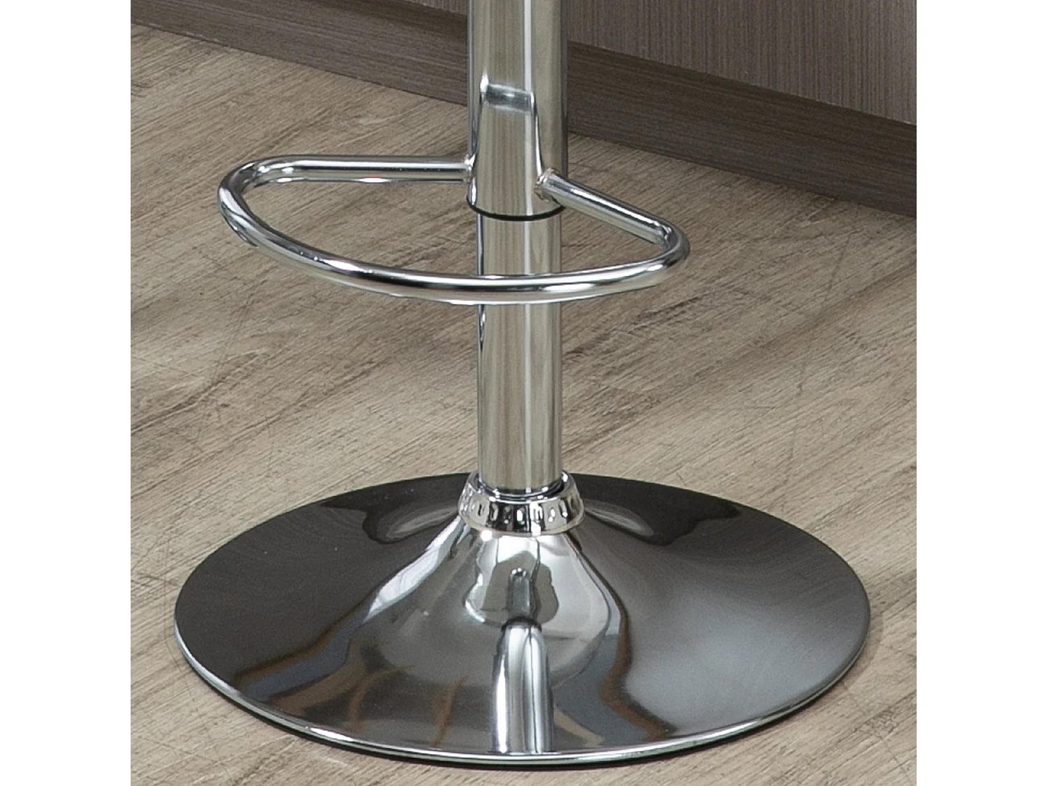 Set 2 sgabelli alti girevoli con schienale e altezza regolabile