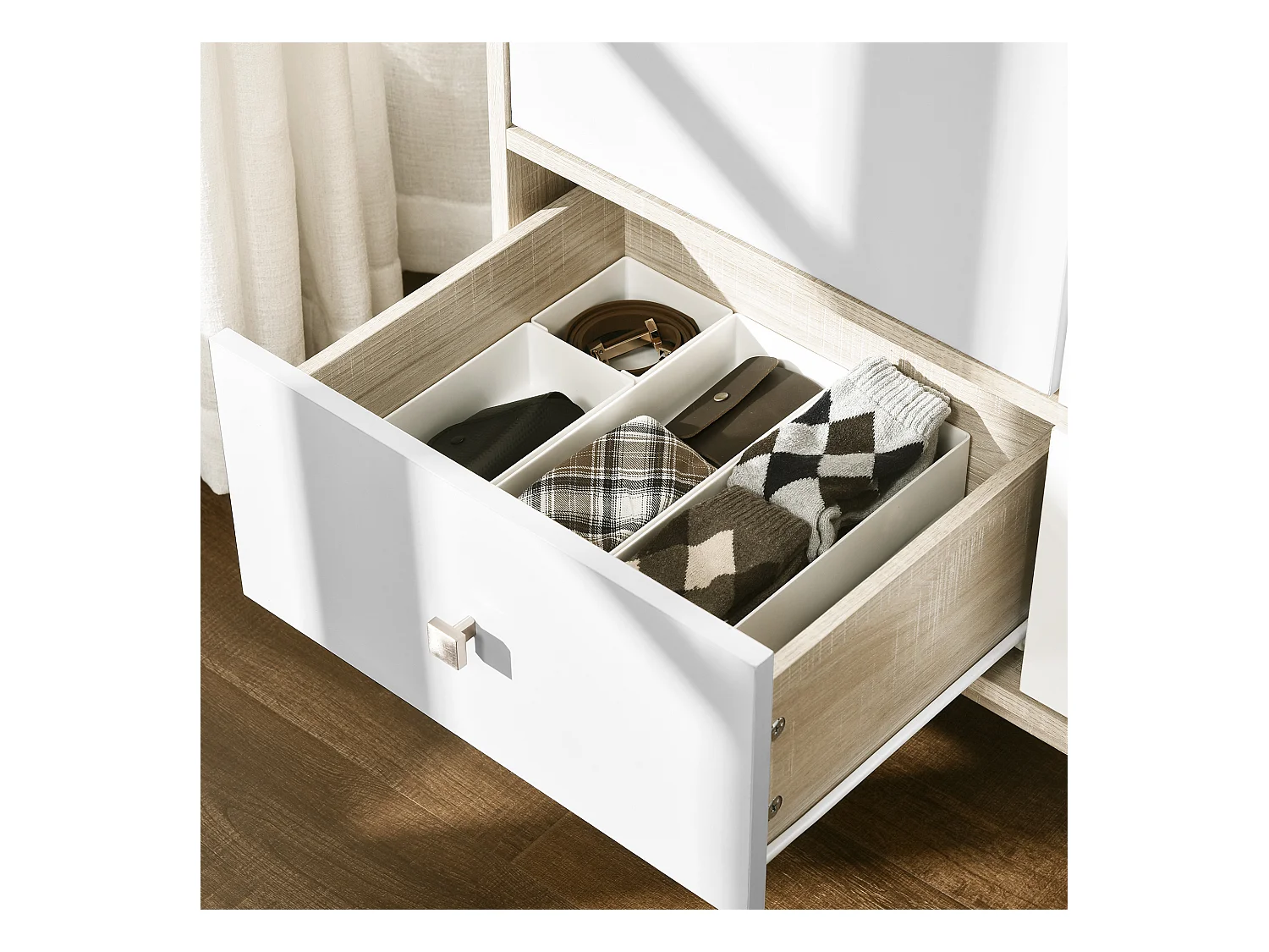 Armadio 2 ante in legno con 4 vani 2 cassetti e appendiabiti