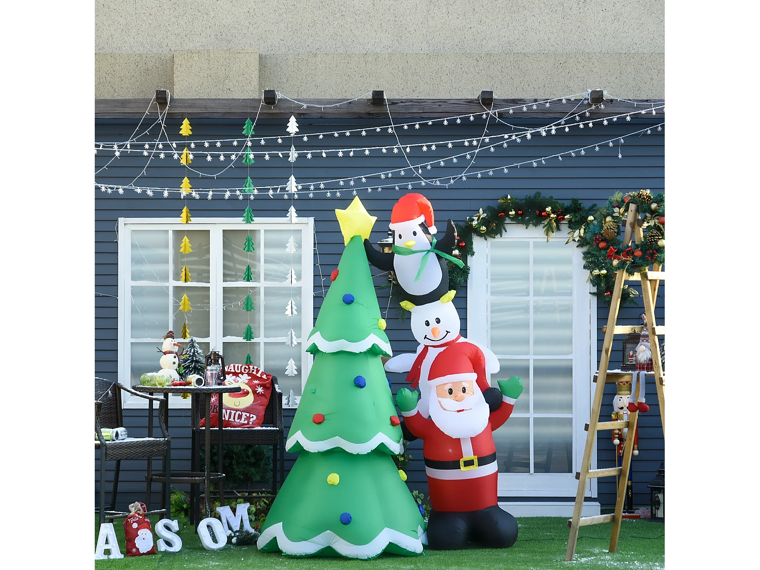 Albero di natale gonfiabile alto 243 cm con luci a led e babbo natale