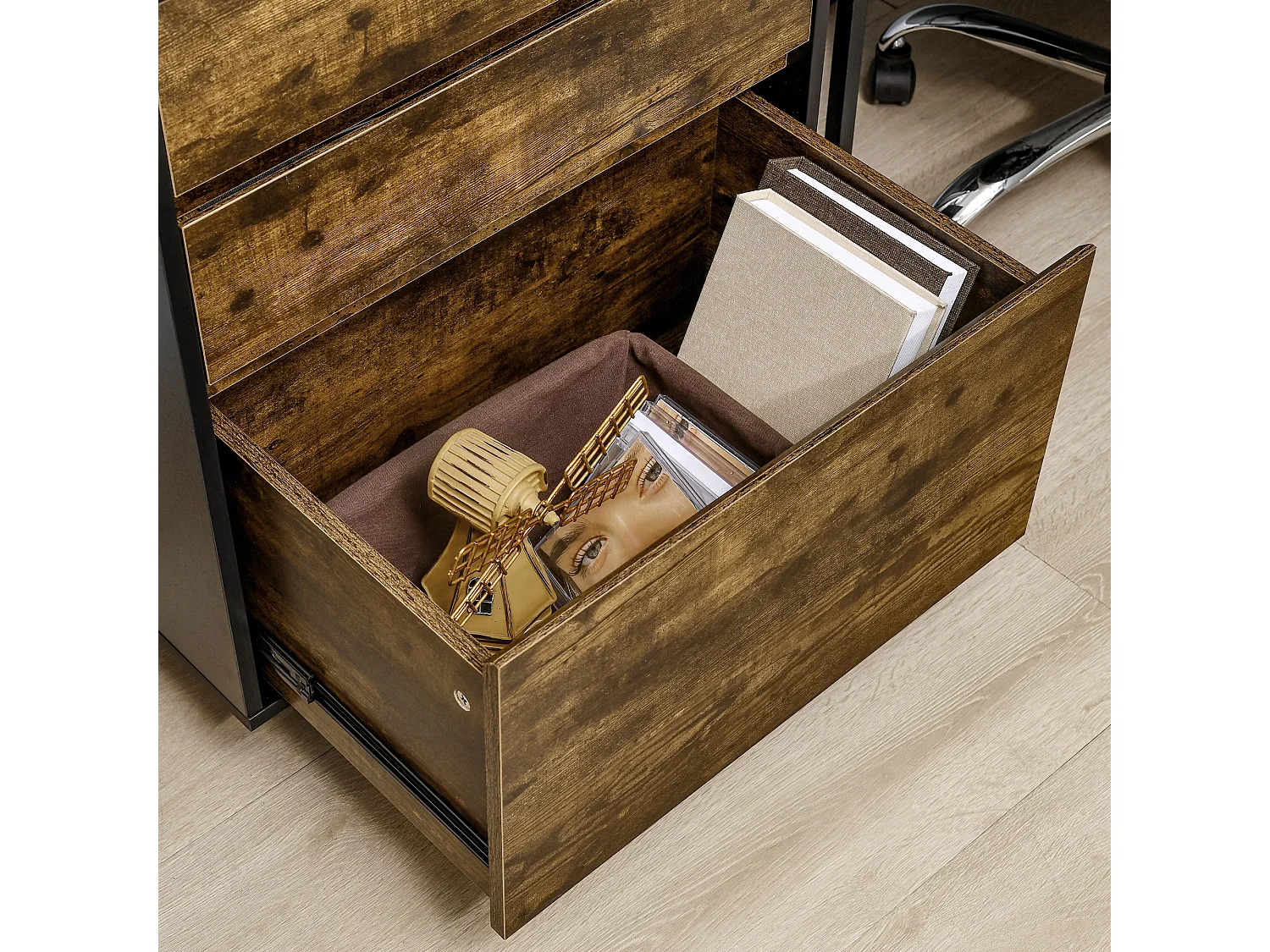 Cassettiera con 3 cassetti in truciolato dallo stile rustico