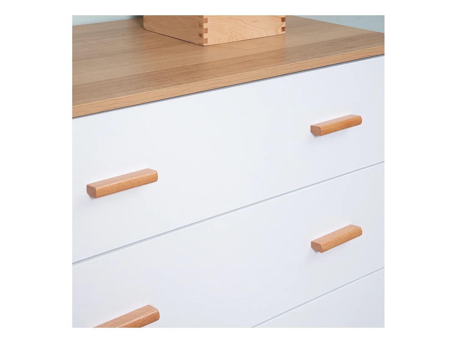 Cassettiera 3 cassetti rialzata in truciolato bianco e color legno