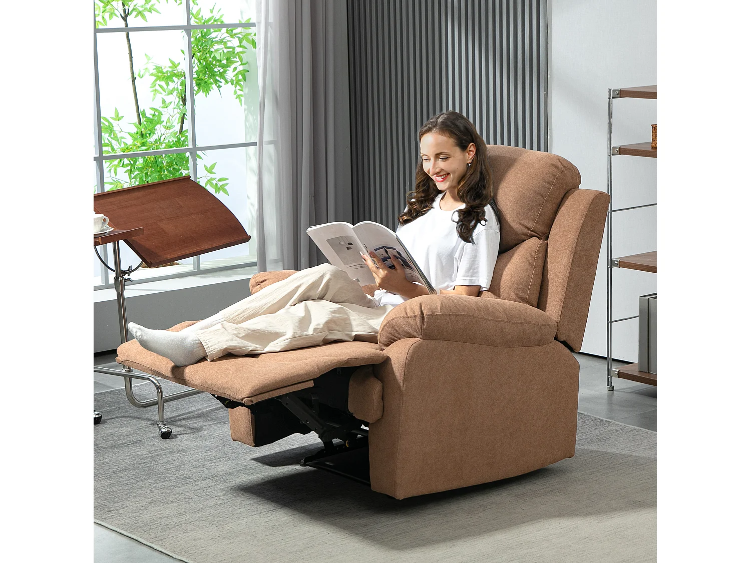 Poltrona relax reclinabile a 150° con poggiapiedi in tessuto marrone