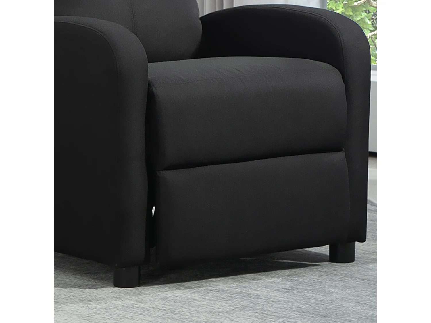 Poltrona relax imbottita con schienale reclinabile in lino nero