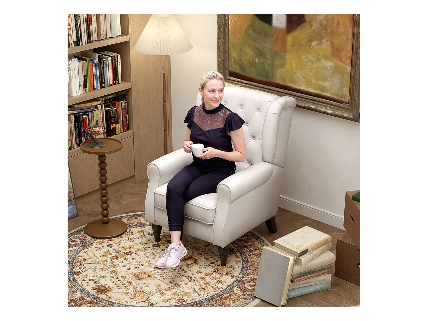 Poltrona da salotto imbottita con braccioli in tessuto bianco crema