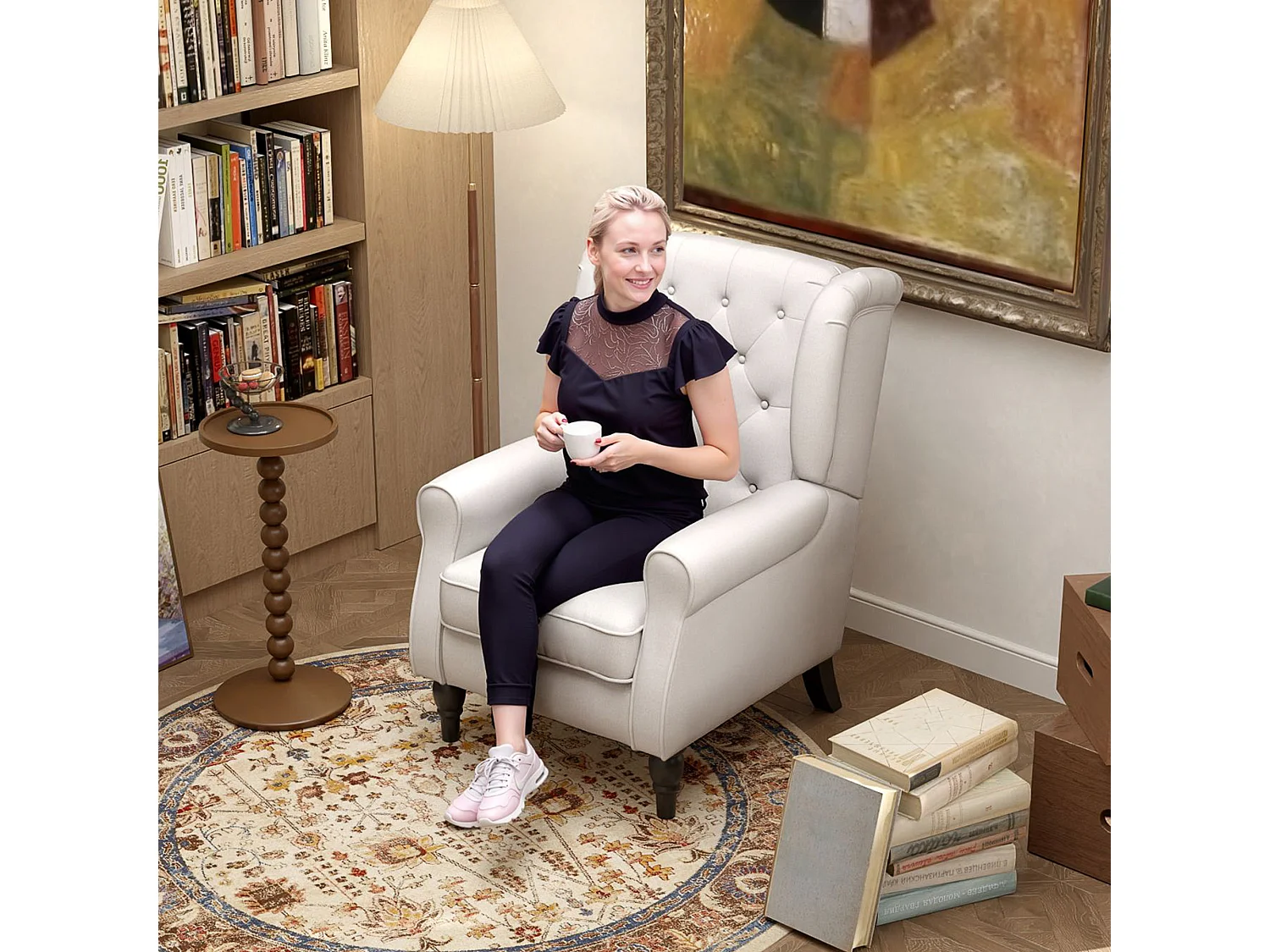 Poltrona da salotto imbottita con braccioli in tessuto bianco crema