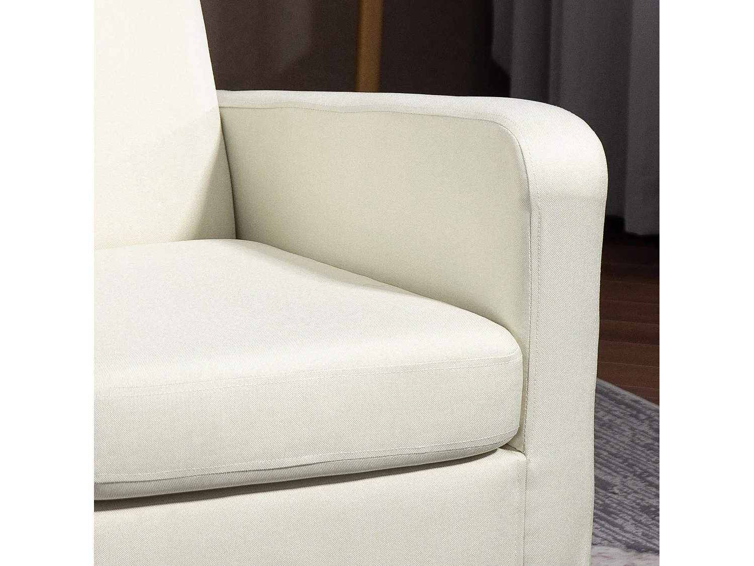 Poltroncina da camera moderna in legno e tessuto crema