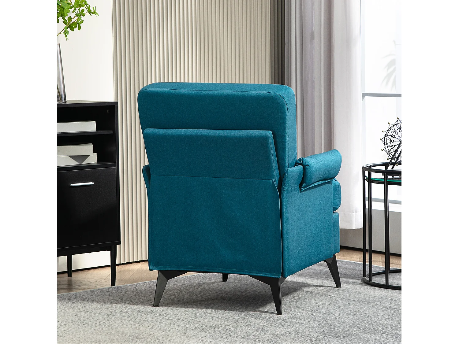 Poltrona con braccioli arrotolati in tessuto traspirante verde