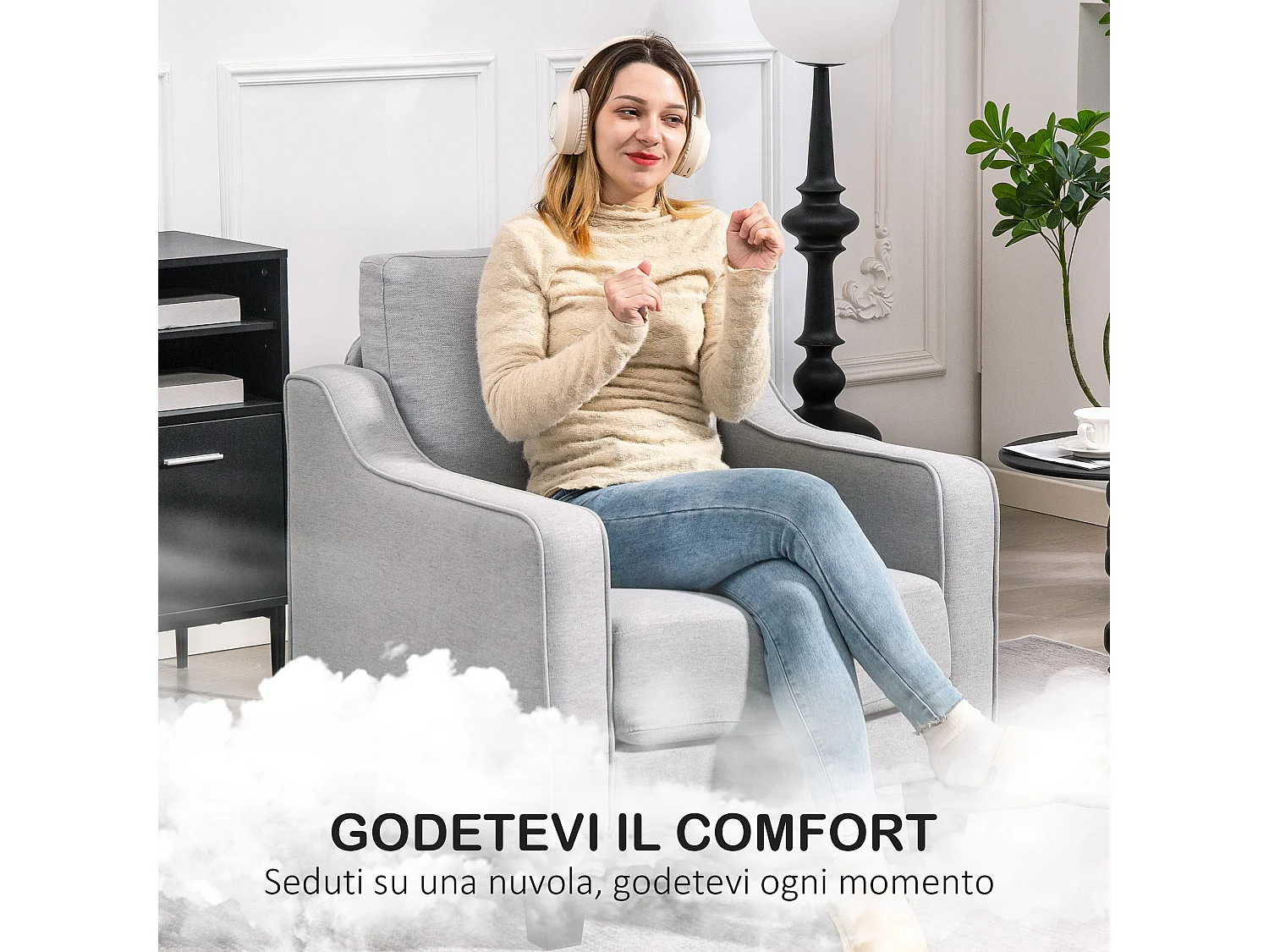 Poltrona moderna con imbottitura spessa in tessuto grigio chiaro