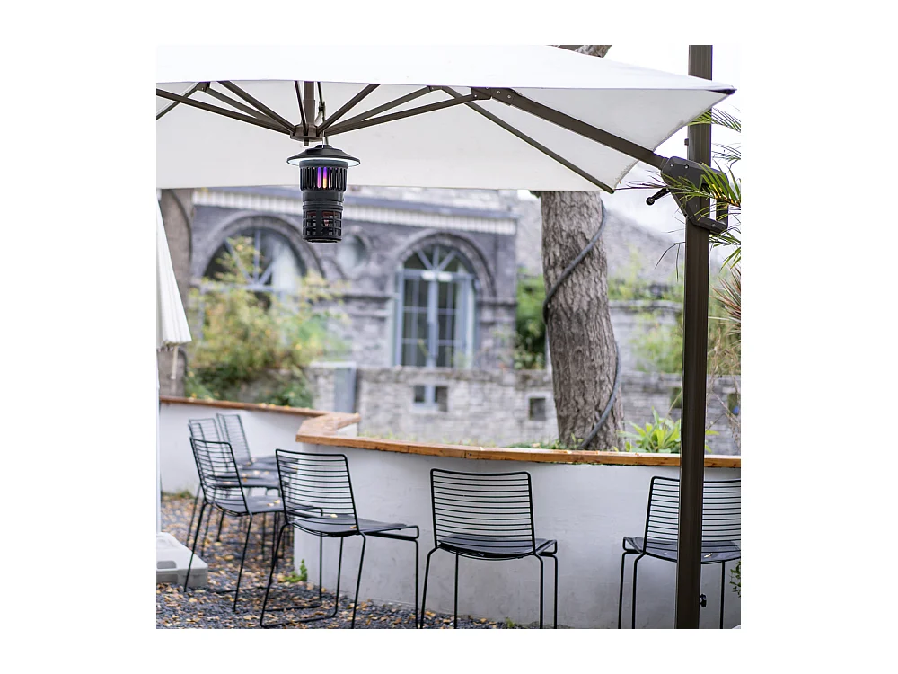 Mückenfalle mit Außenbeleuchtung EZIlight® Mosquito Garden MG 30 - Effektiv, Einfach und Vielseitig