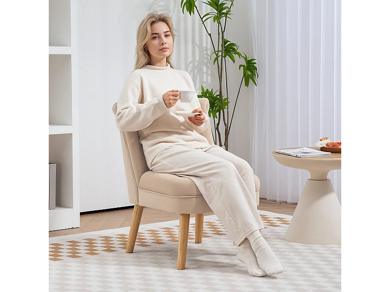 Poltrona per salotto imbottita e trapuntata a bottoni in velluto beige