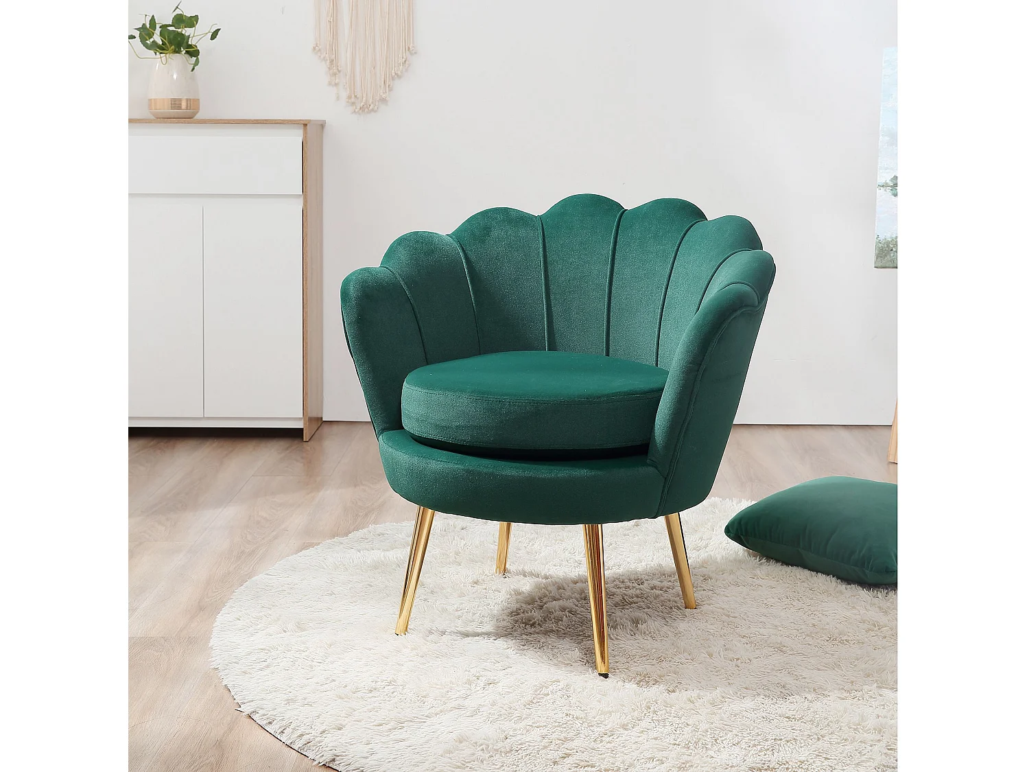 Poltroncina vintage di design da camera in velluto verde