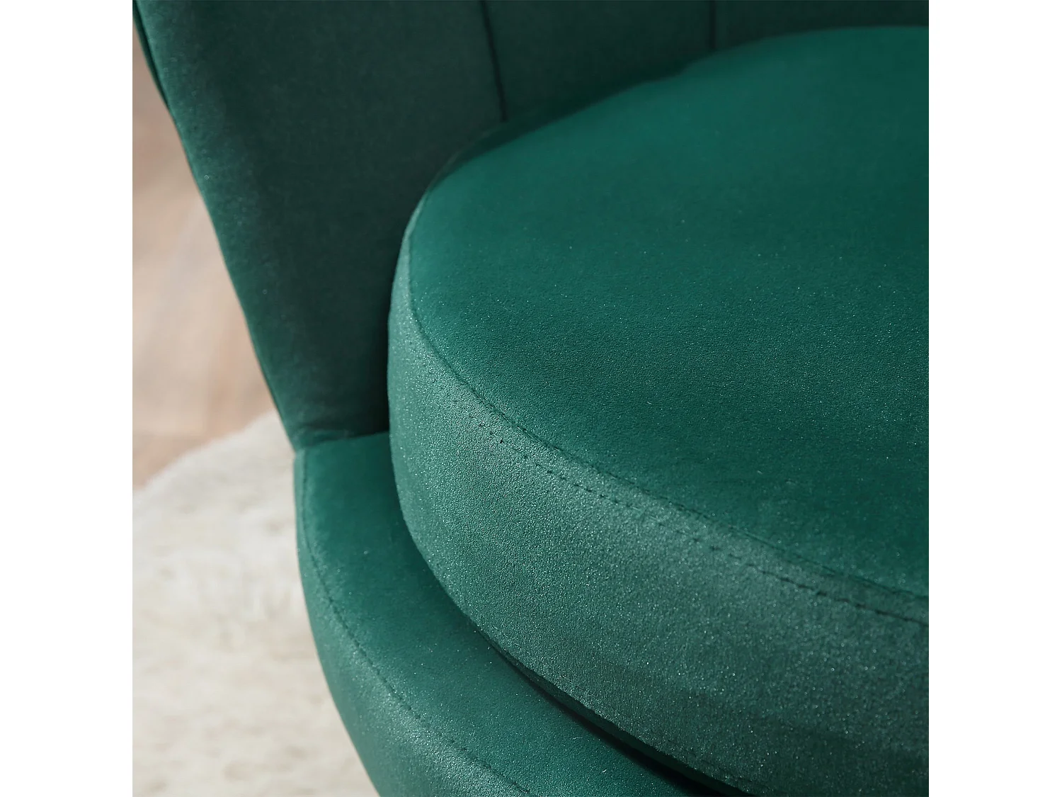 Poltroncina vintage di design da camera in velluto verde