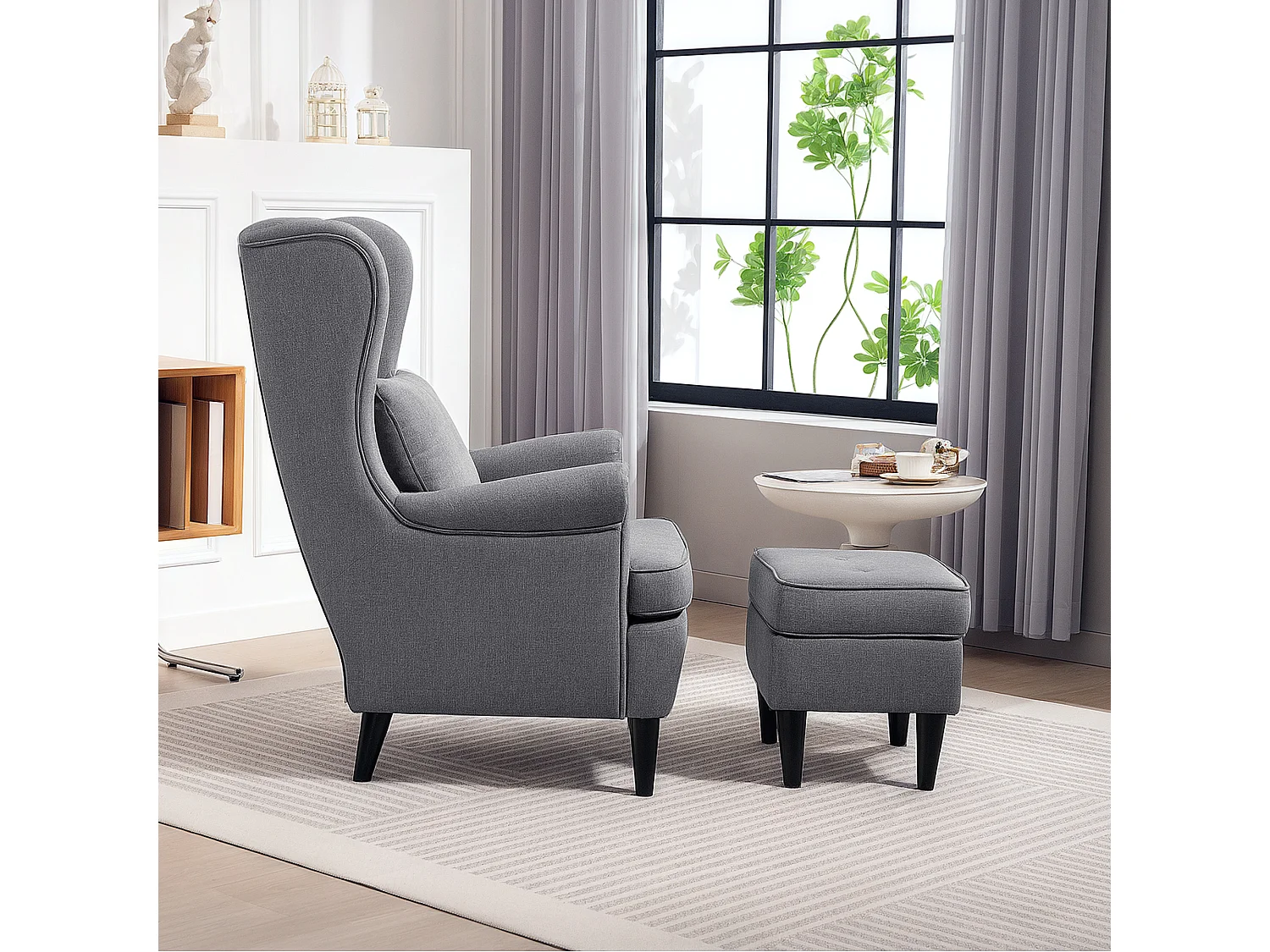 Poltrona da camera con pouf schienale alto e cuscino in tessuto grigio