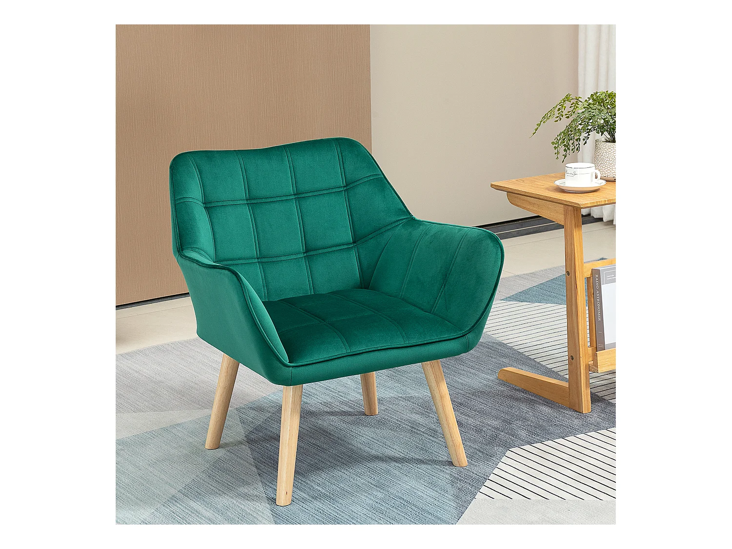 Poltroncina stile nordico in legno ed effetto velluto verde