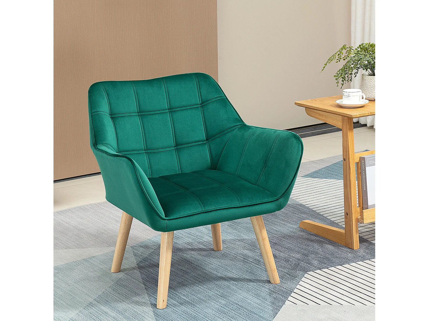 Poltroncina stile nordico in legno ed effetto velluto verde