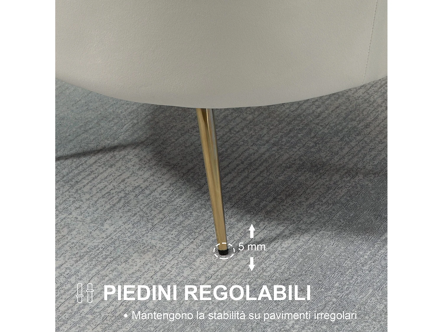 Poltrona di design stile vintage imbottita in velluto crema