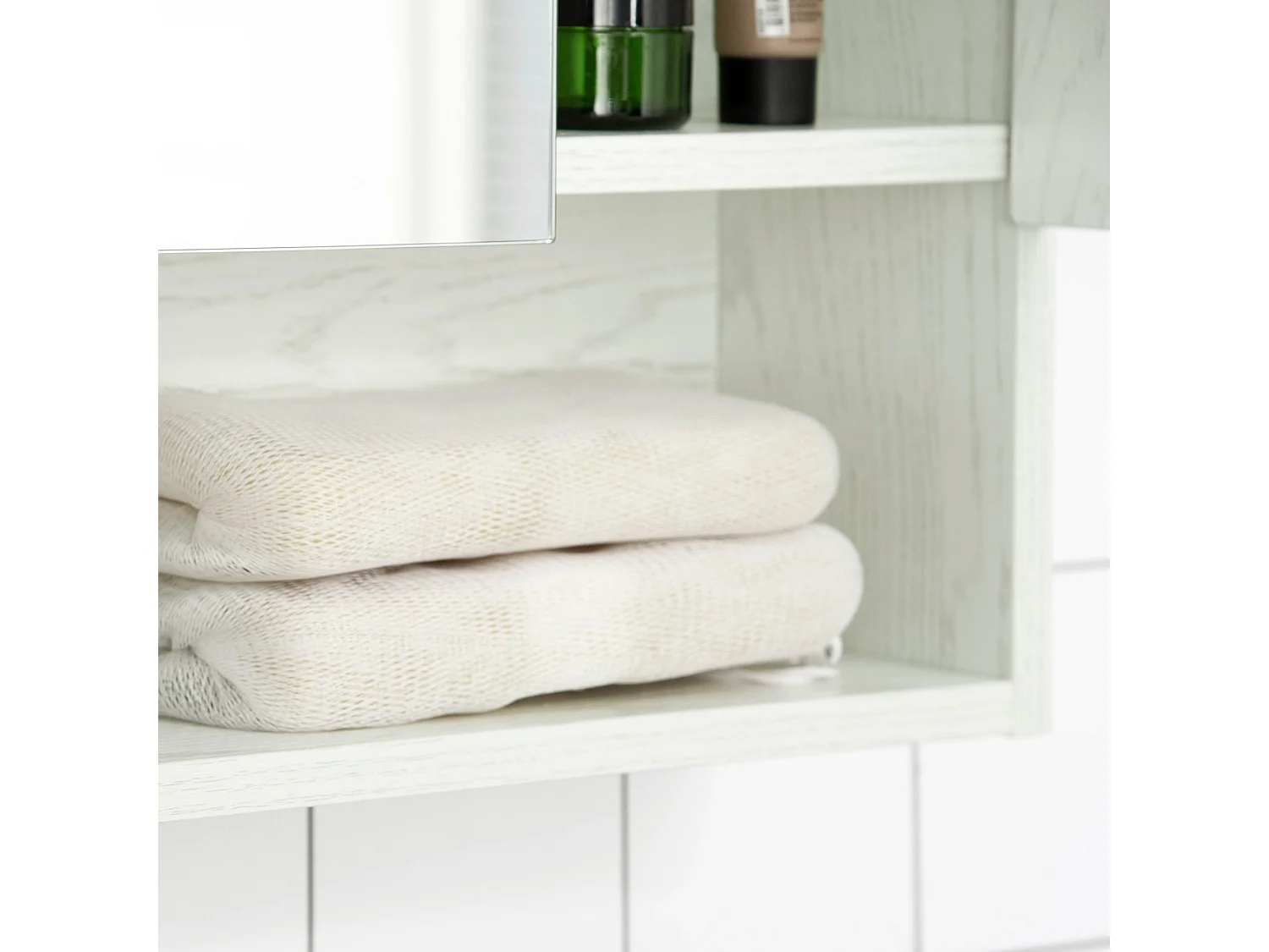 Armadietto a specchio ripiani regolabili 3 porte e credenze