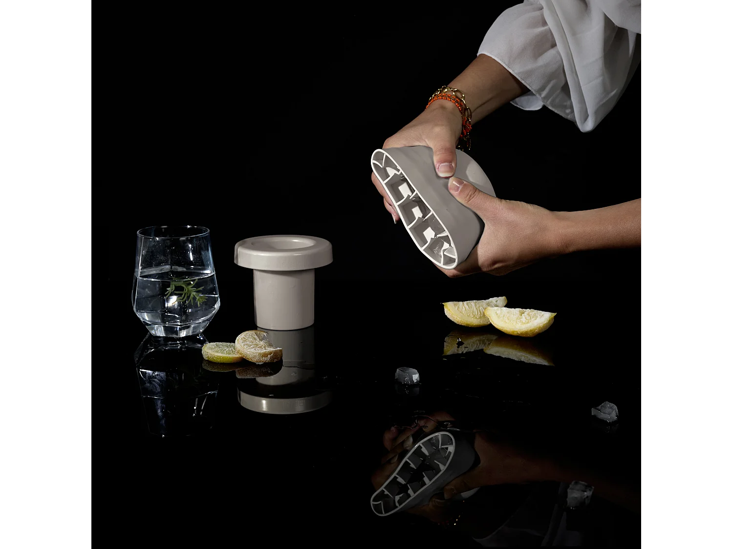 Moule à Glaçon Mini Cube M12 Révolutionnaire pour Rafraîchir vos Cocktails!