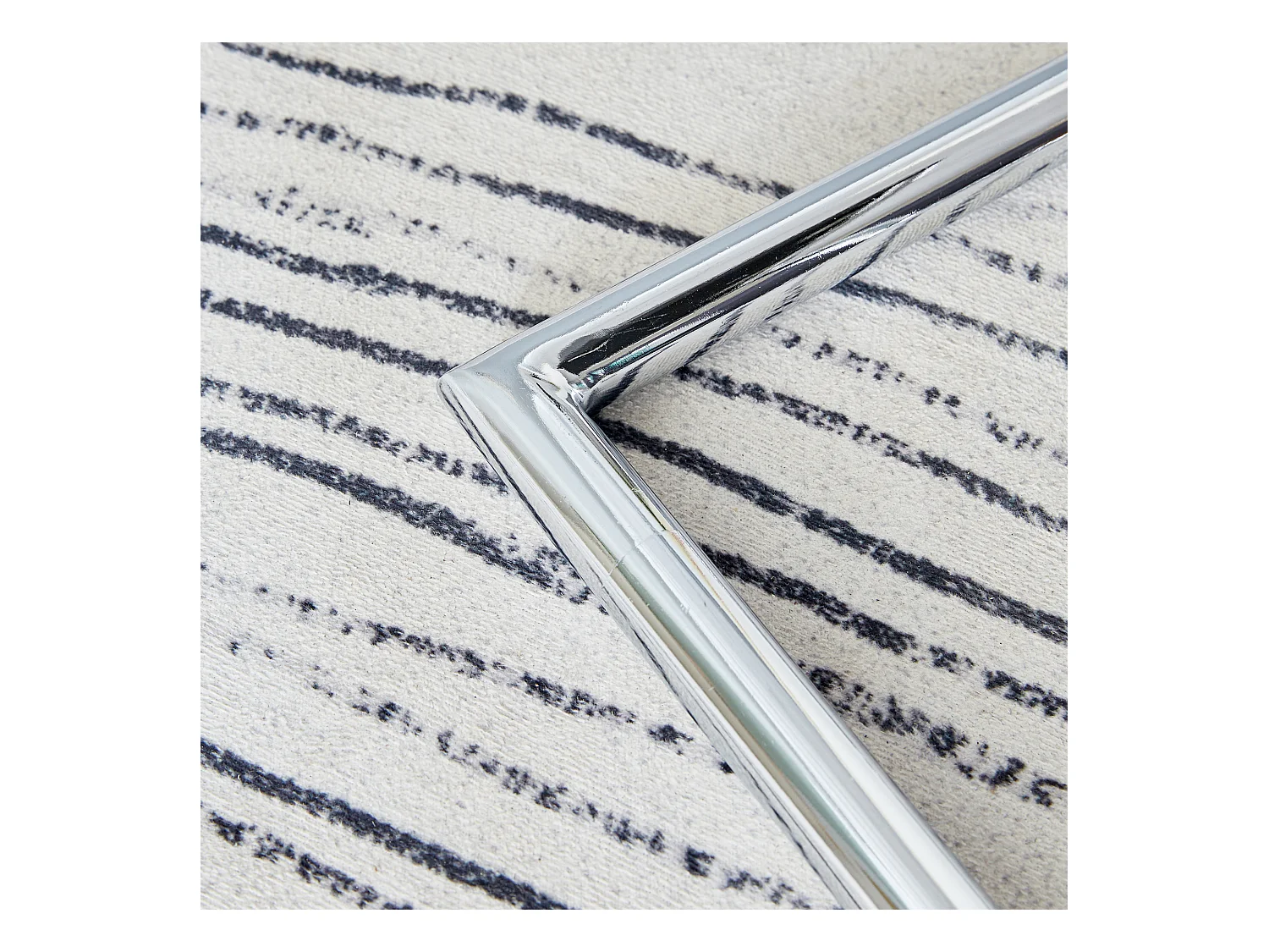 Chaise de salle à manger nordique, PU noir, pieds métalliques argentés (40.6x48.2x96.5 cm)