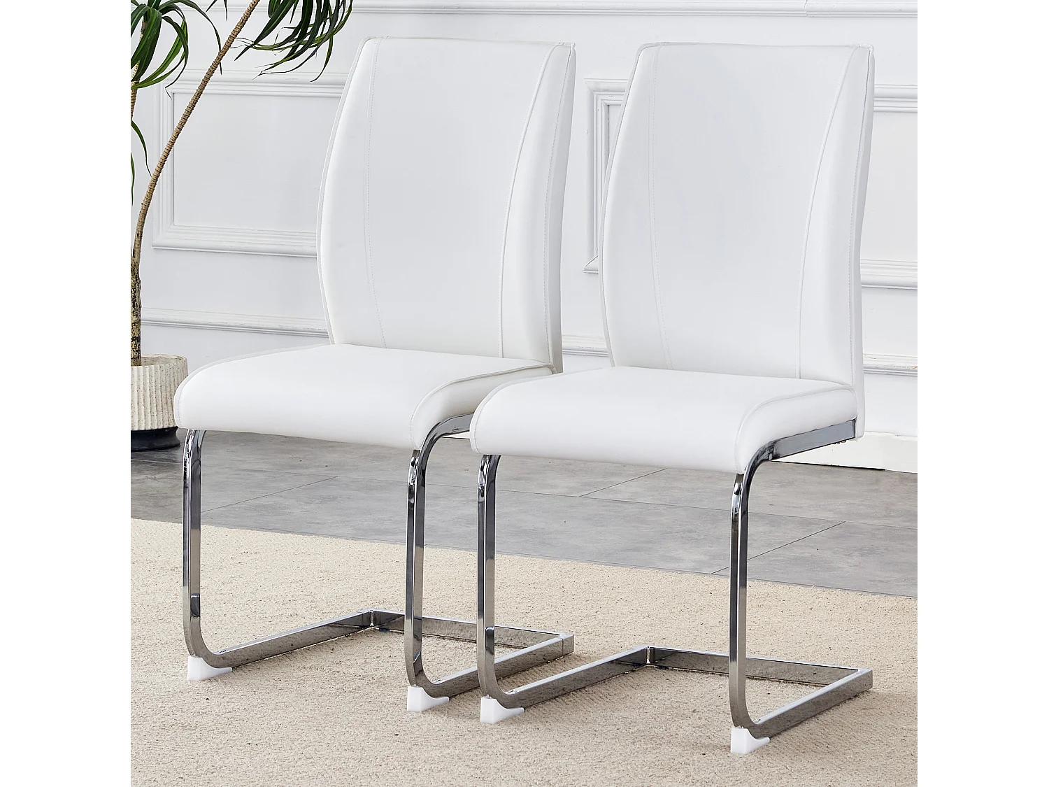 Chaise élégante en PU blanc, confort optimal, pieds métalliques argentés (44x44.5x99 cm)