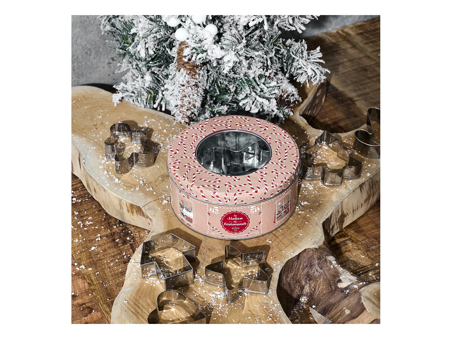 Boîte Métal Noël avec 10 Emporte-pièces Assortis