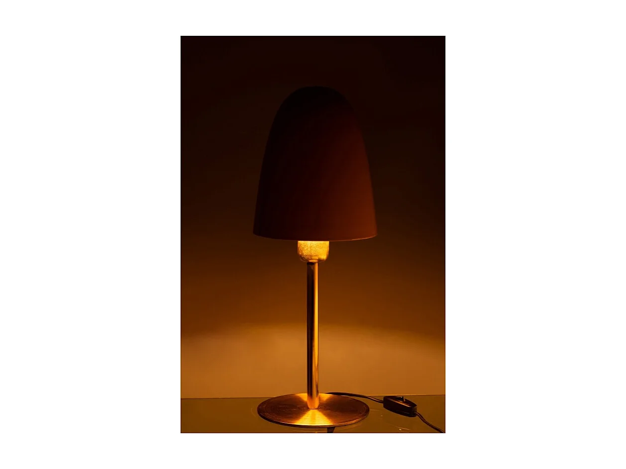 Lámpara de mesa con base dorada de metal ocre de 17x17x46 cm.