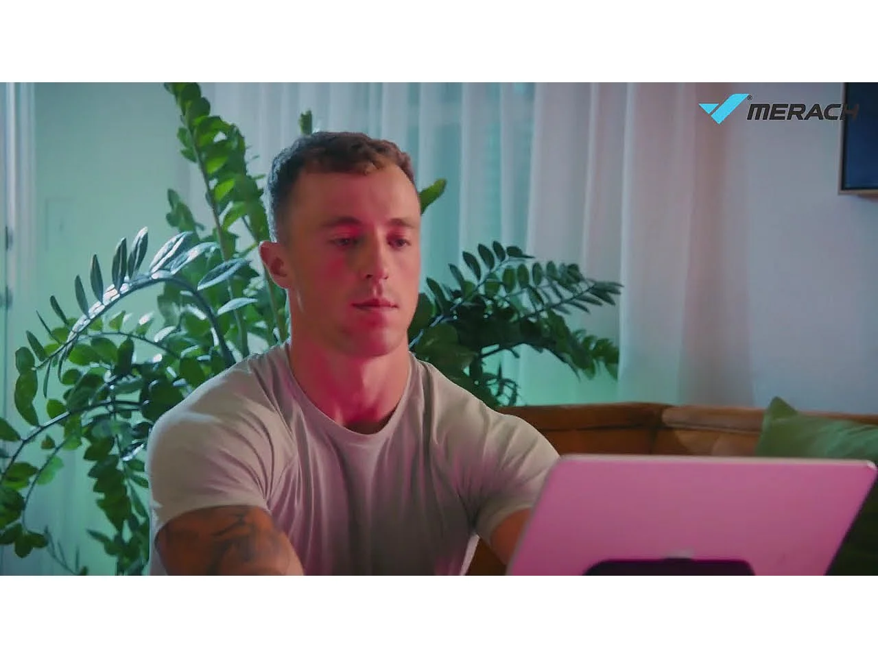 MERACH Roeimachine voor thuis -16-staps stille magnetische roeitrainer - LCD/Bluetooth/Slimme app - Verstelbare tablet-houder - Eenvoudige montage - Tot 158 kg