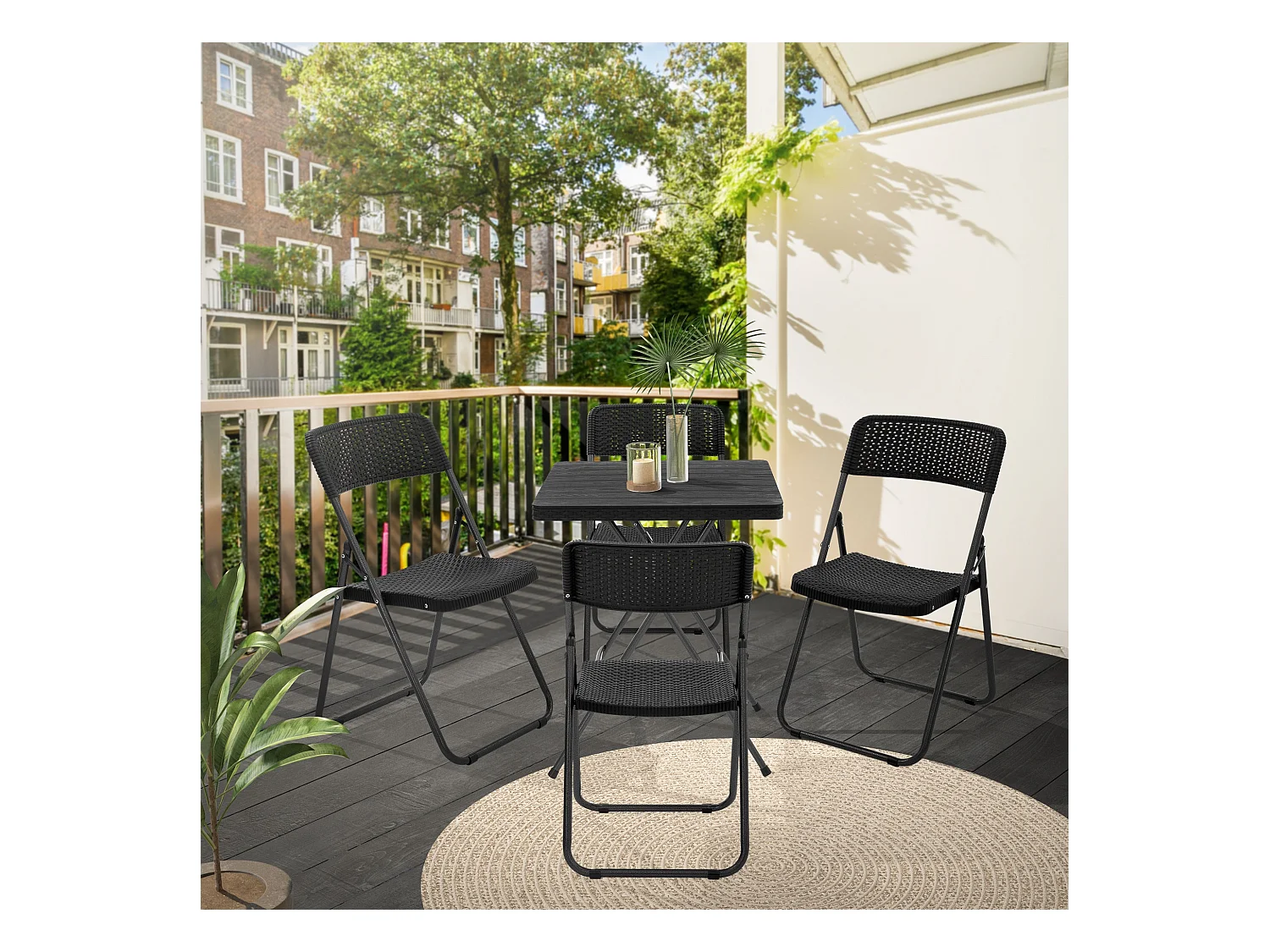 Lot de 4 chaises de terrasse pliantes assise et dossier noir aspect rotin avec cadre métallique gris foncé aspect martelé supporte jusqu'à 200 kg