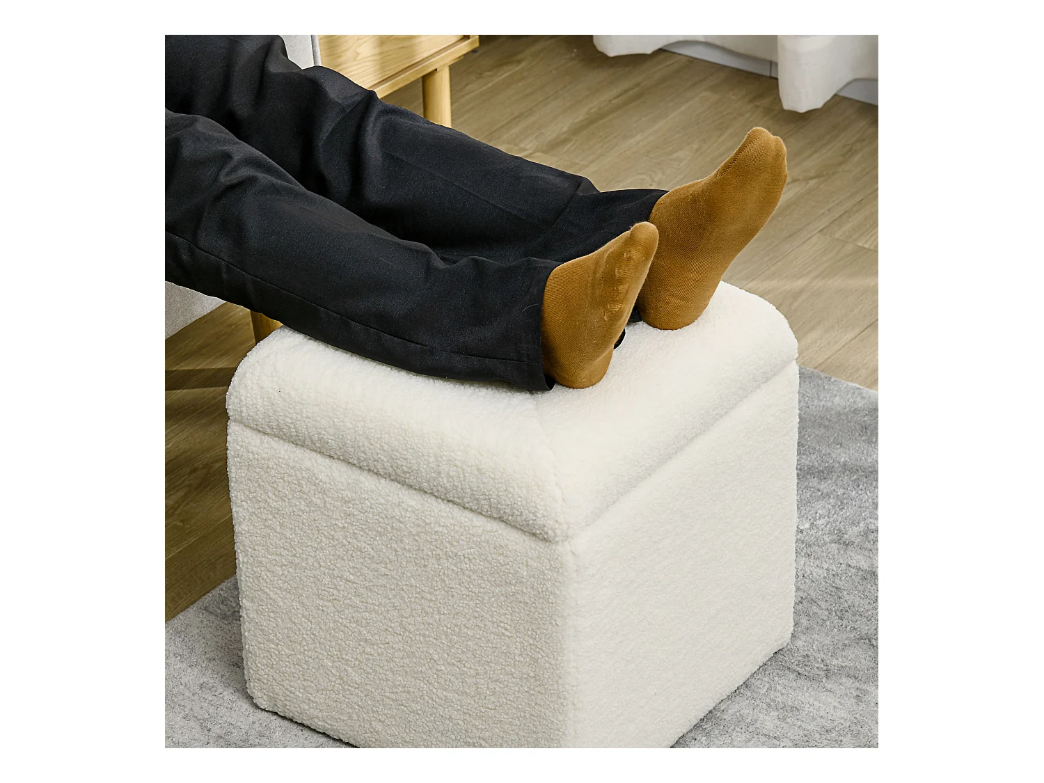Pouf contenitore quadrato imbottito in tessuto teddy bianco crema