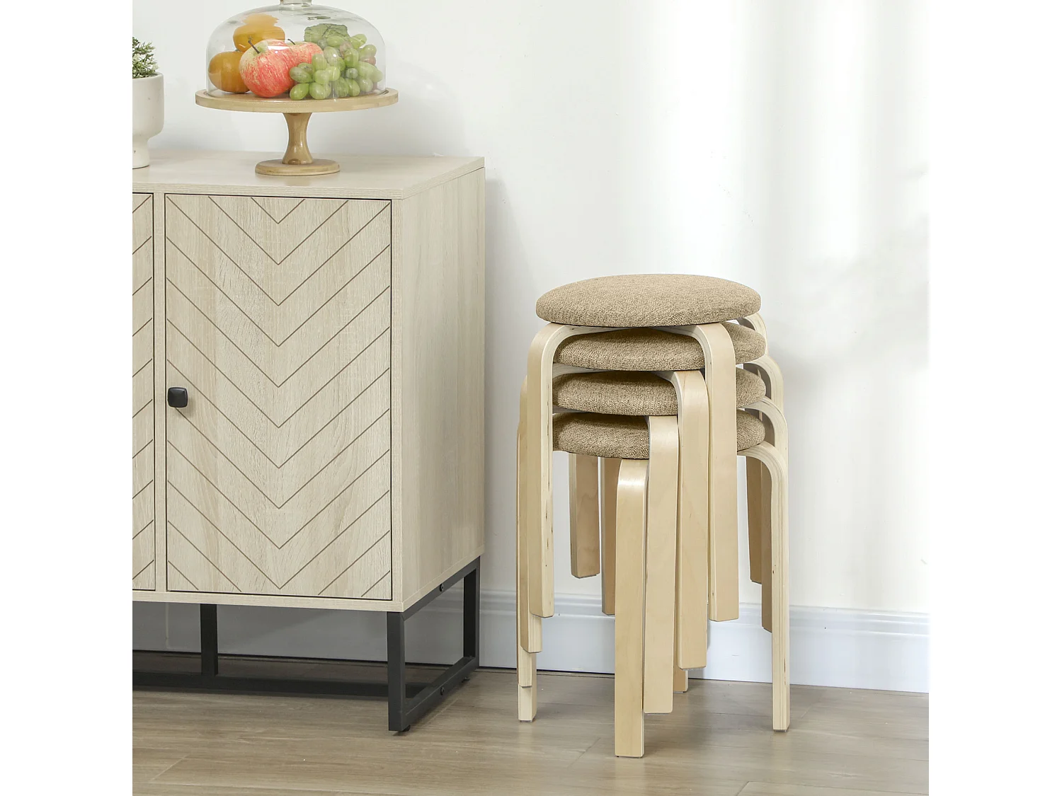 Set 4 sgabelli impilabili e imbottiti in legno e tessuto cachi