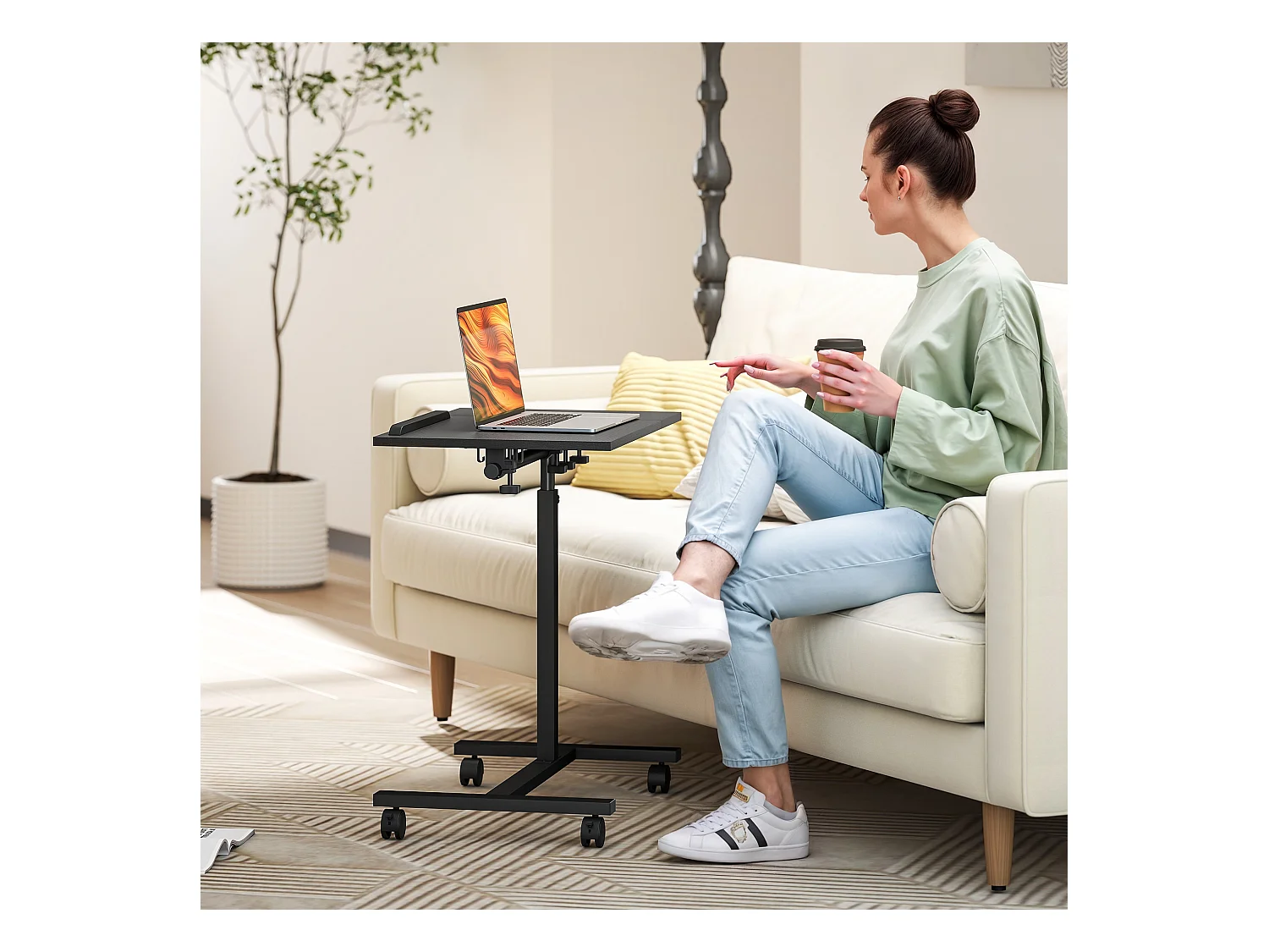 Tavolino porta pc con ruote bloccabili e piano inclinabile nero