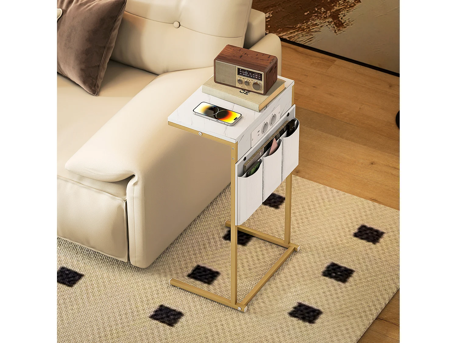 Tavolino da salotto con prese di corrente e usb effetto marmo bianco