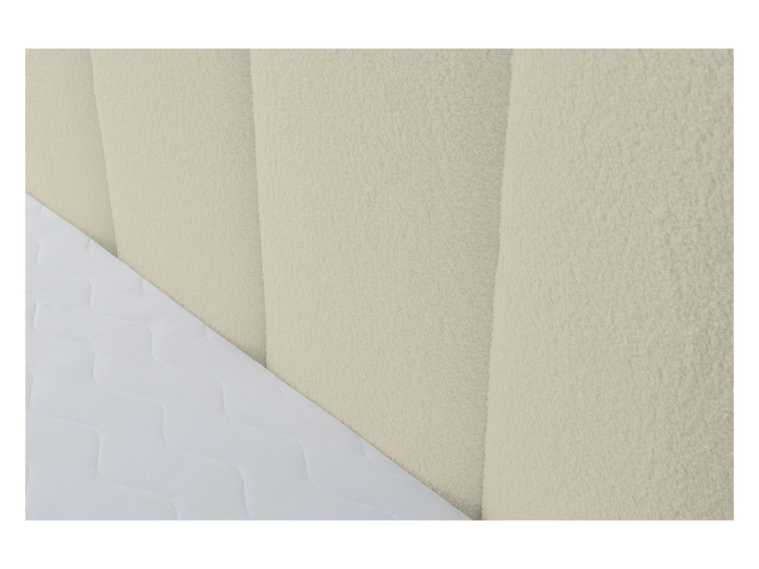 Lit rembourré Marco avec tête de lit, 180 x 200 cm, lit double avec coffre de rangement et sommier à lattes en métal, tissu bouclé, couleur : beige