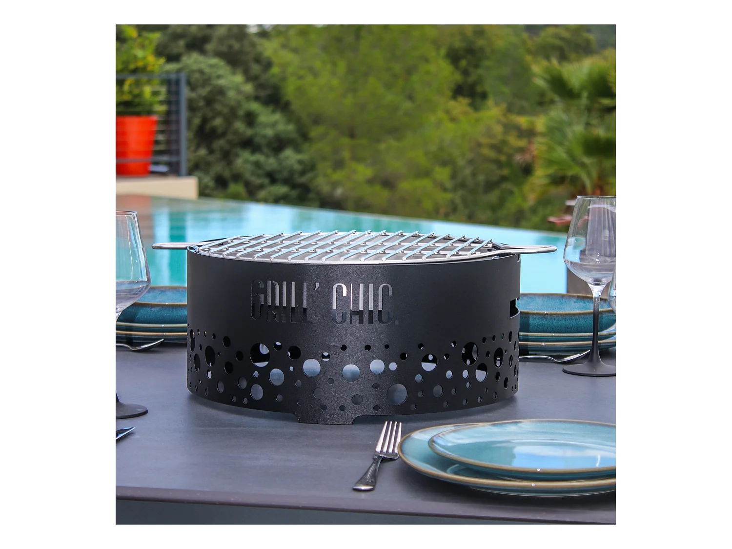 P'TIT GRILL - ACIER - Barbecue Noir - Sobre et intemporel, offrant une cuisson maîtrisée et une grande résistance aux intempéries