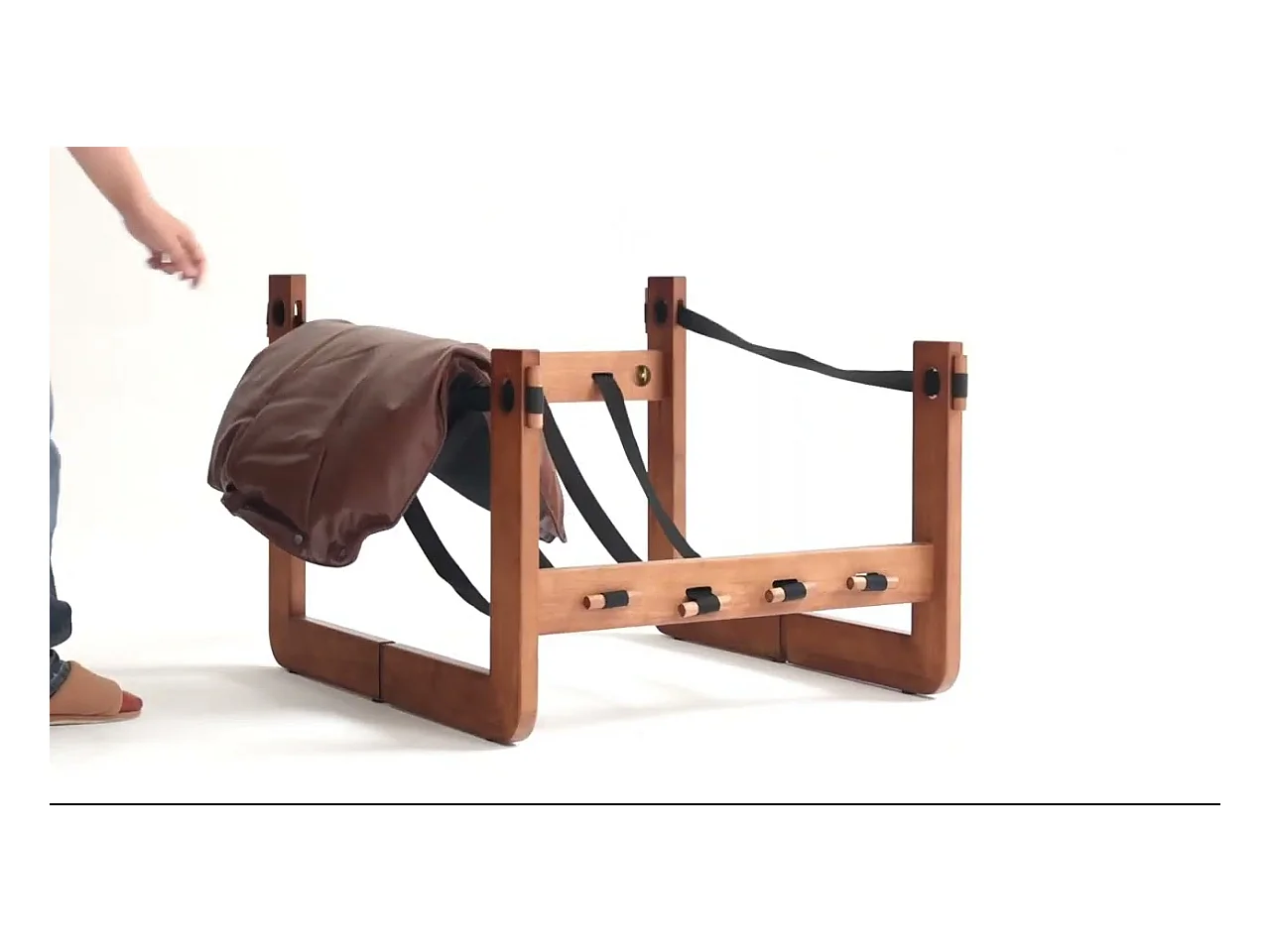 Fauteuil avec accoudoirs et pieds en bois massif, fauteuil lounge en cuir PU, fauteuil de lecture vintage, fauteuil relax pour salon et chambre, marron