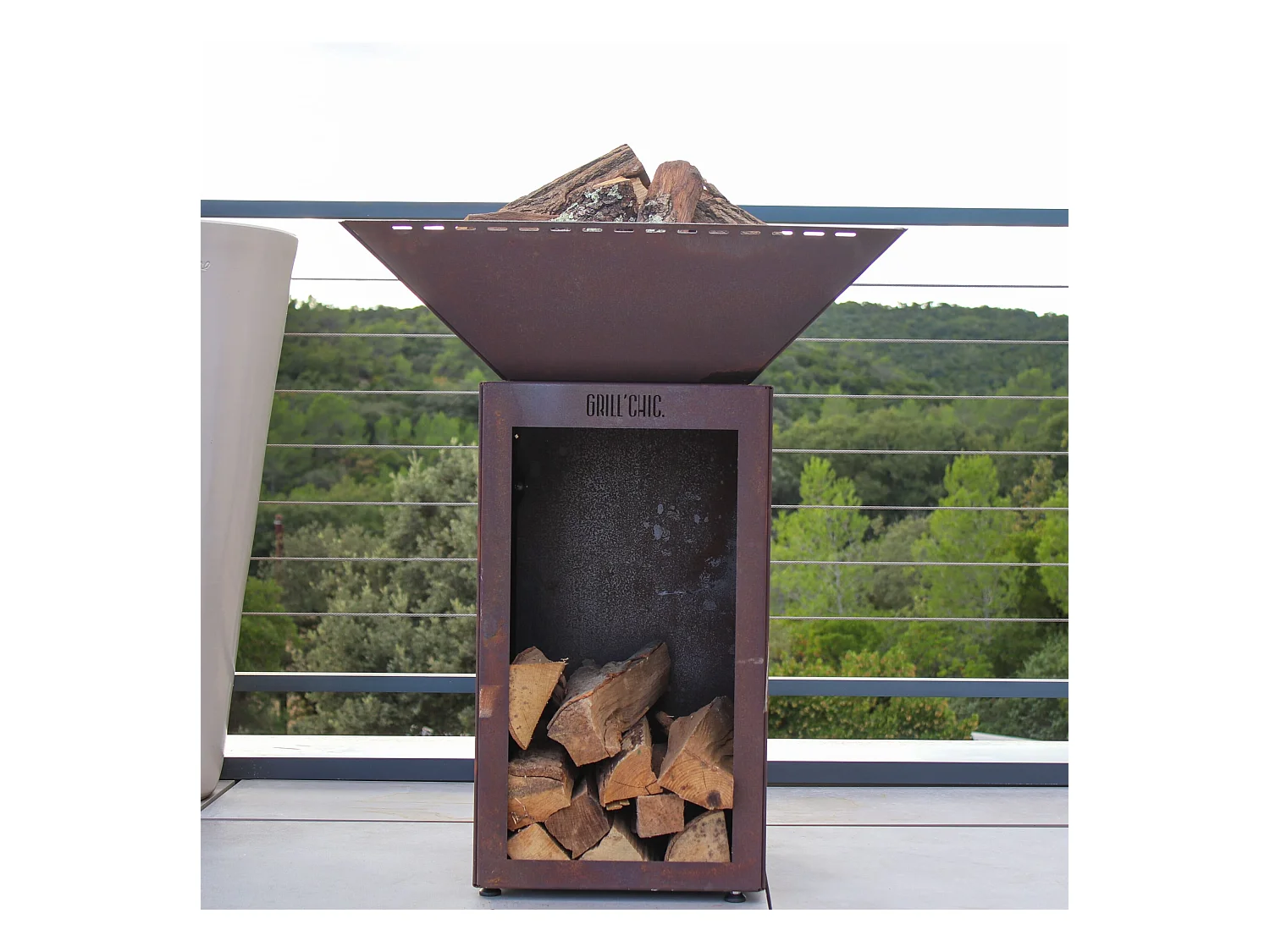 CEVENOL Simple Cuve Corten - Bol à feu carré - Avec rangement bois - Alliant praticité et design rustique pour un extérieur harmonieux